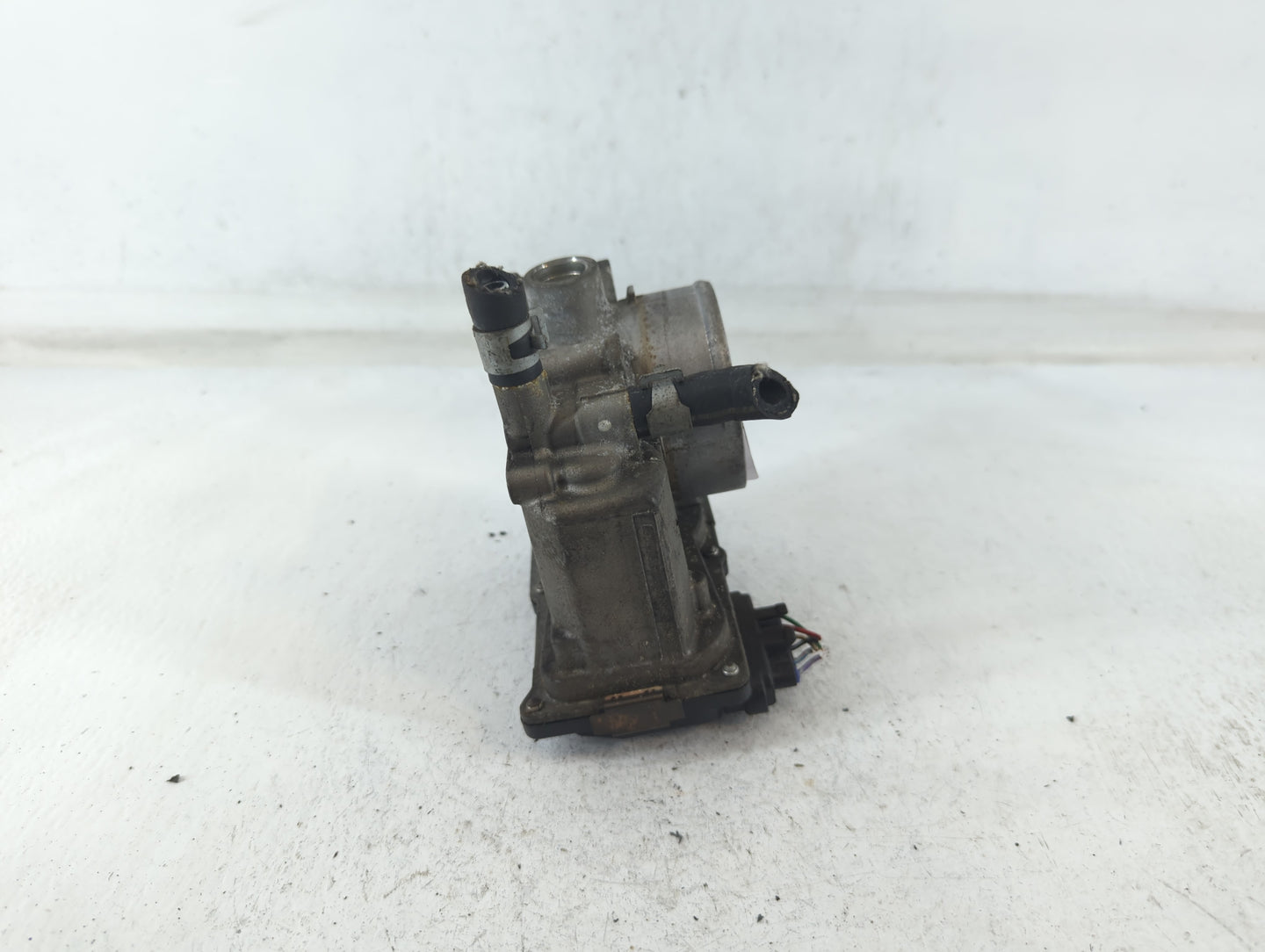 2007-2012 Nissan Sentra Throttle Body P/N:ET-A60-02 C Fits OEM Used Auto Parts - Oemusedautoparts1.com