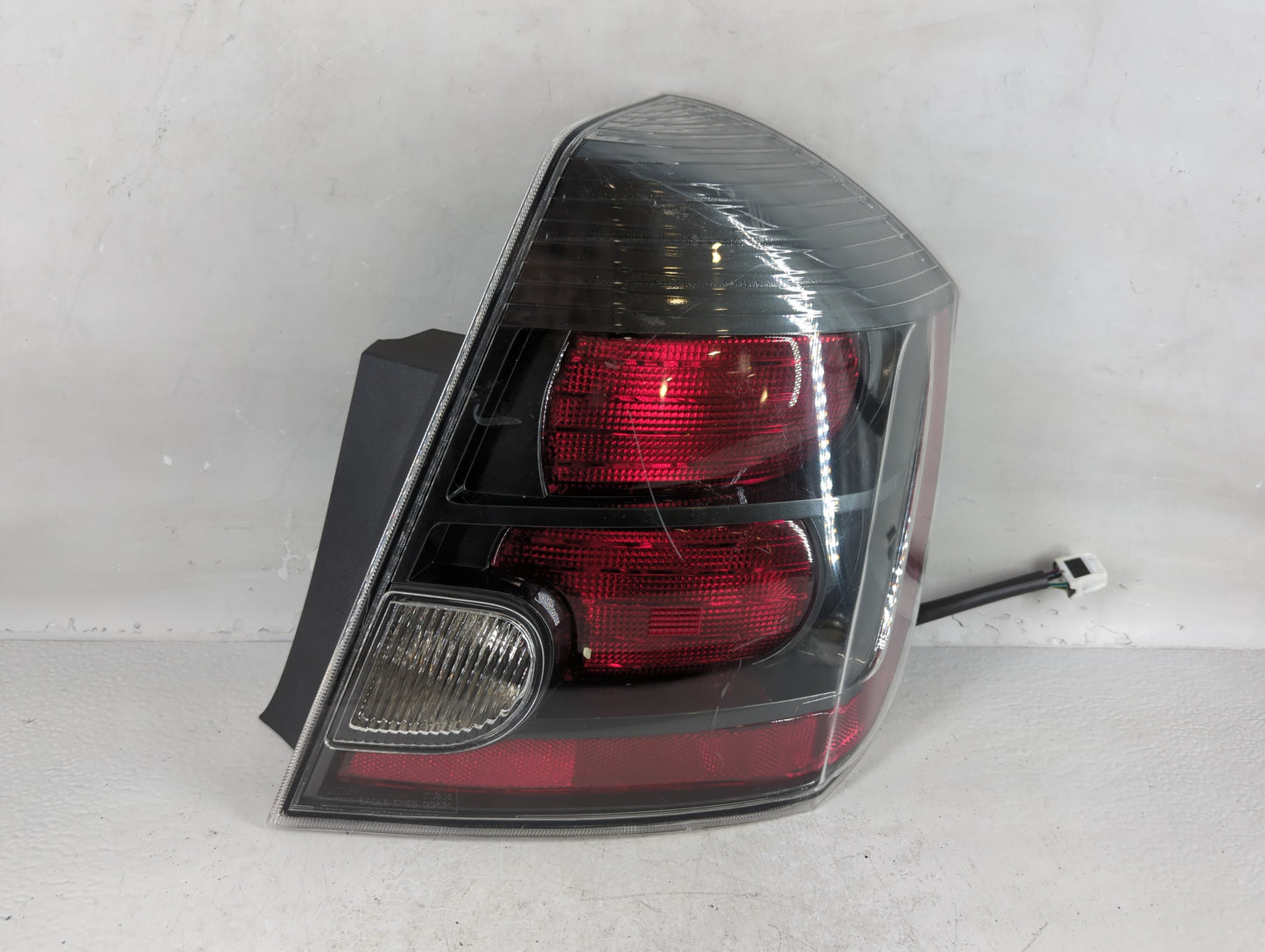 2010-2012 Nissan Sentra Tail Light Assembly Passenger Right OEM P/N:DS634-B110R Fits Fits 2010 2011 2012 OEM Used Auto Parts
