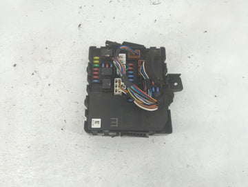 2011-2012 Nissan Titan Fusebox Fuse Box Panel Relay Module P/N:284B7 ZE03B Fits Fits 2011 2012 OEM Used Auto Parts - Oemused
