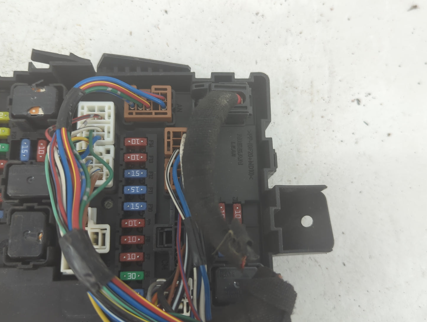 2011-2012 Nissan Titan Fusebox Fuse Box Panel Relay Module P/N:284B7 ZE03B Fits Fits 2011 2012 OEM Used Auto Parts - Oemused