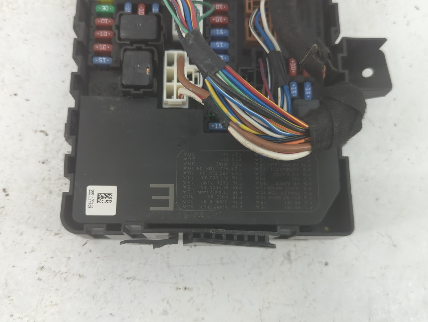 2011-2012 Nissan Titan Fusebox Fuse Box Panel Relay Module P/N:284B7 ZE03B Fits Fits 2011 2012 OEM Used Auto Parts - Oemused