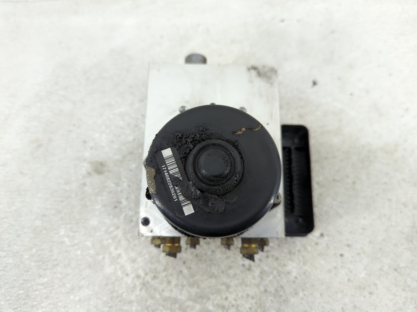 2011 Nissan Titan ABS Pump Control Module Replacement P/N:47660-ZR20B Fits OEM Used Auto Parts - Oemusedautoparts1.com