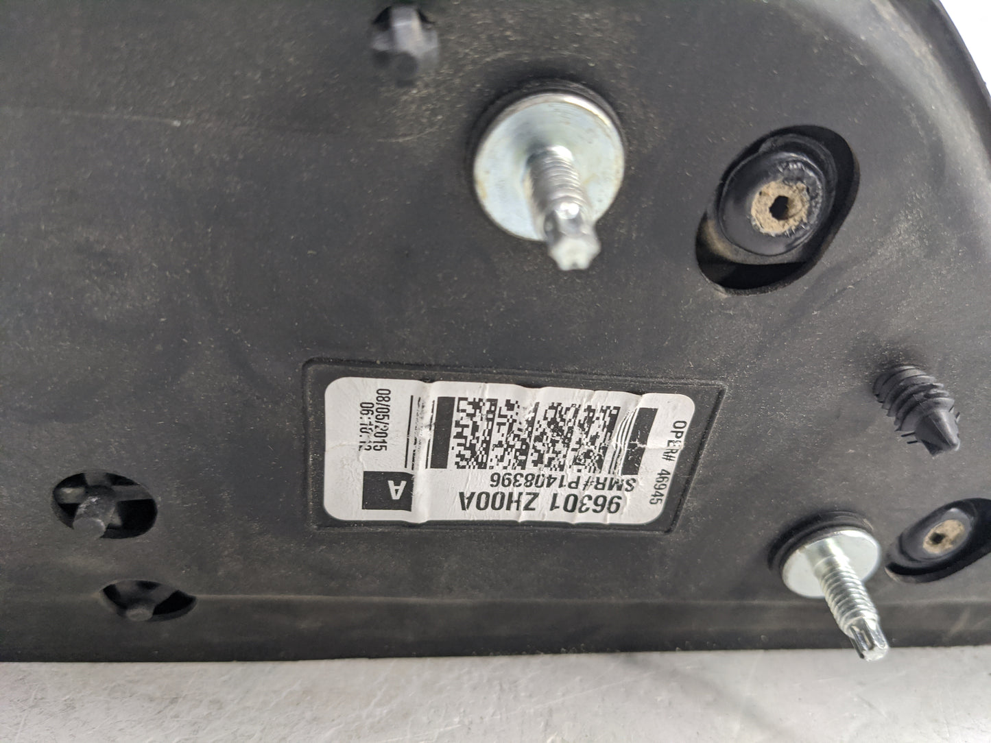 2004-2015 Nissan Titan Passenger Side View Mirror - Right Door Mirror OEM Used - Oemusedautoparts1.com