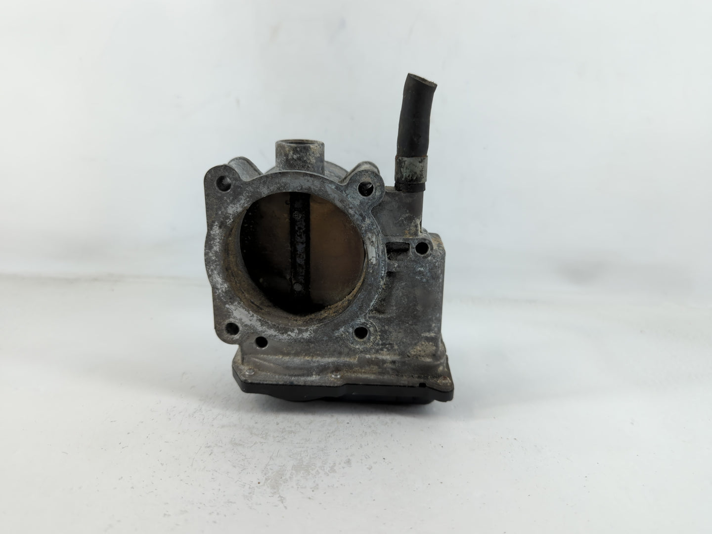 2011 Nissan Titan Throttle Body P/N:01089 16119 7S000 Fits OEM Used Auto Parts - Oemusedautoparts1.com