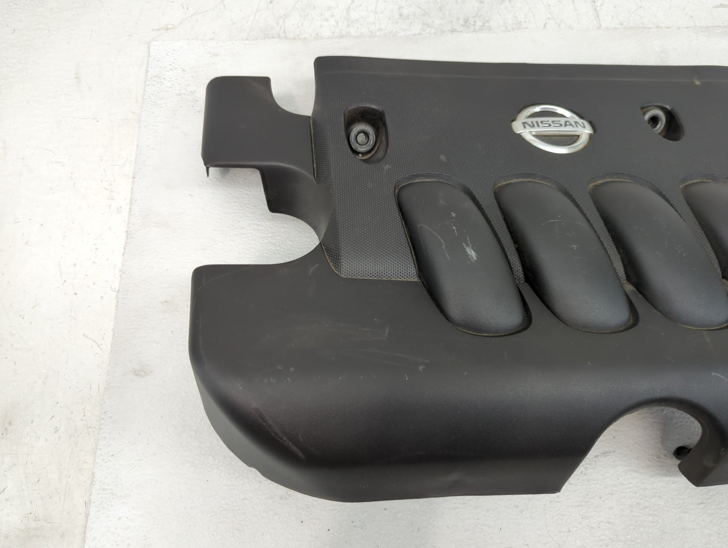2011 Nissan Versa Engine Cover - Oemusedautoparts1.com