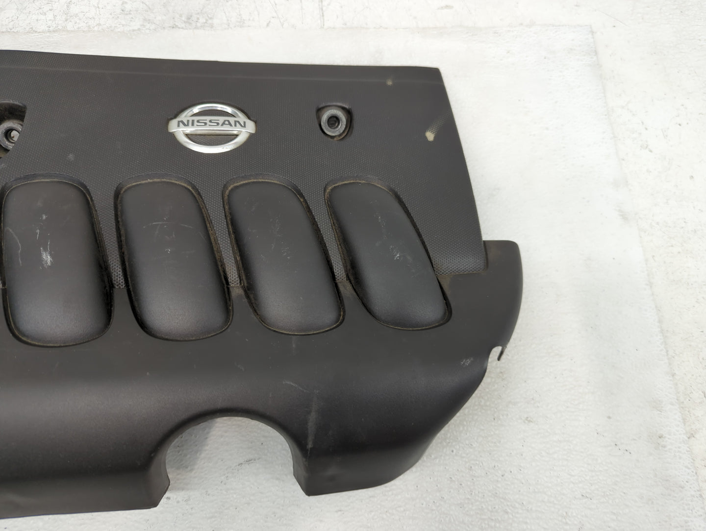 2011 Nissan Versa Engine Cover - Oemusedautoparts1.com