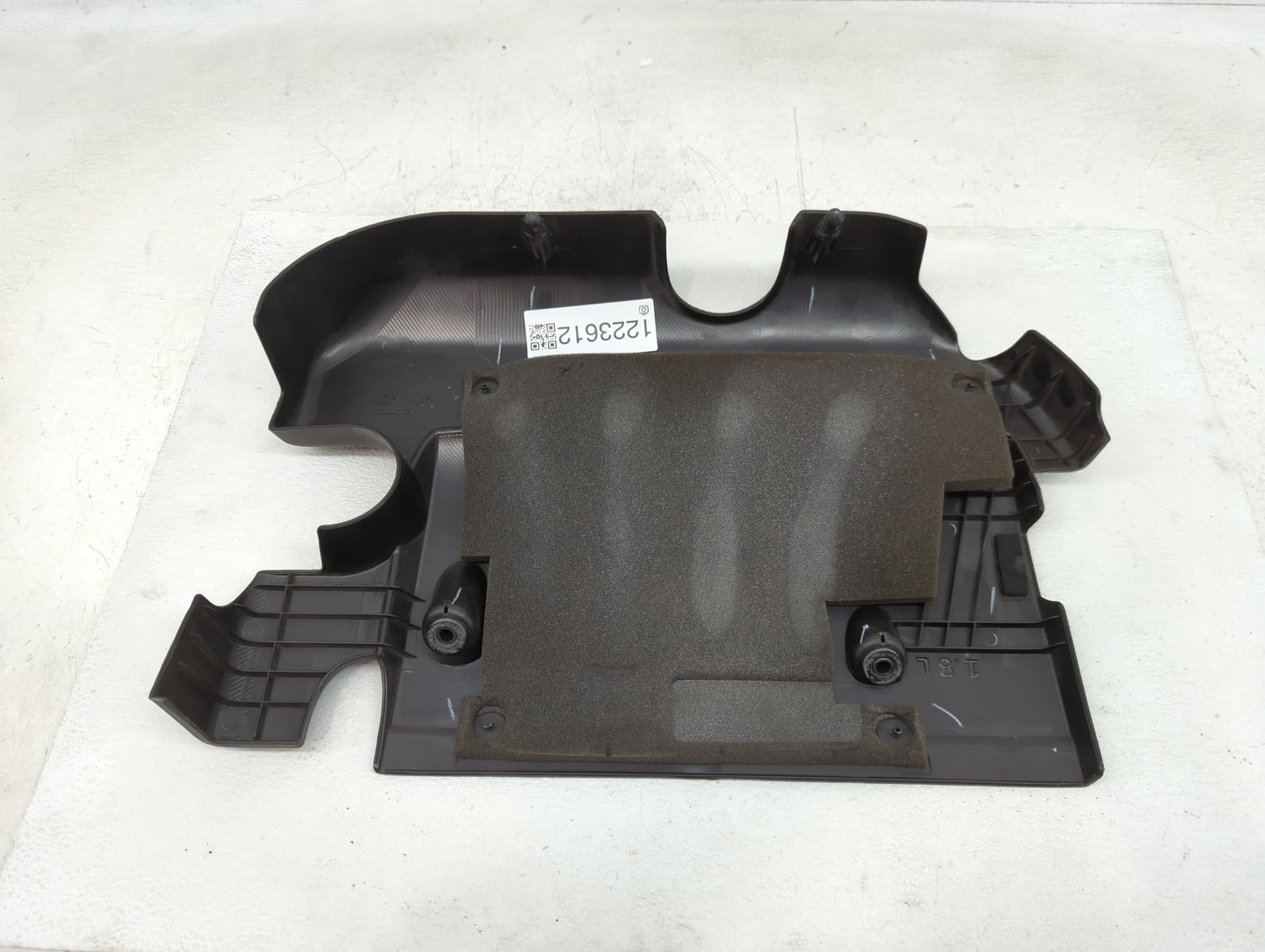 2011 Nissan Versa Engine Cover - Oemusedautoparts1.com
