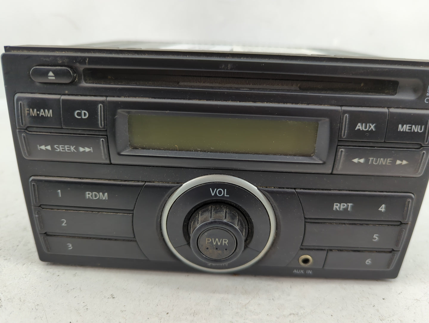 2010-2011 Nissan Versa Radio AM FM Cd Player Receiver Replacement P/N:28185 ZW80D Fits Fits 2010 2011 OEM Used Auto Parts - 