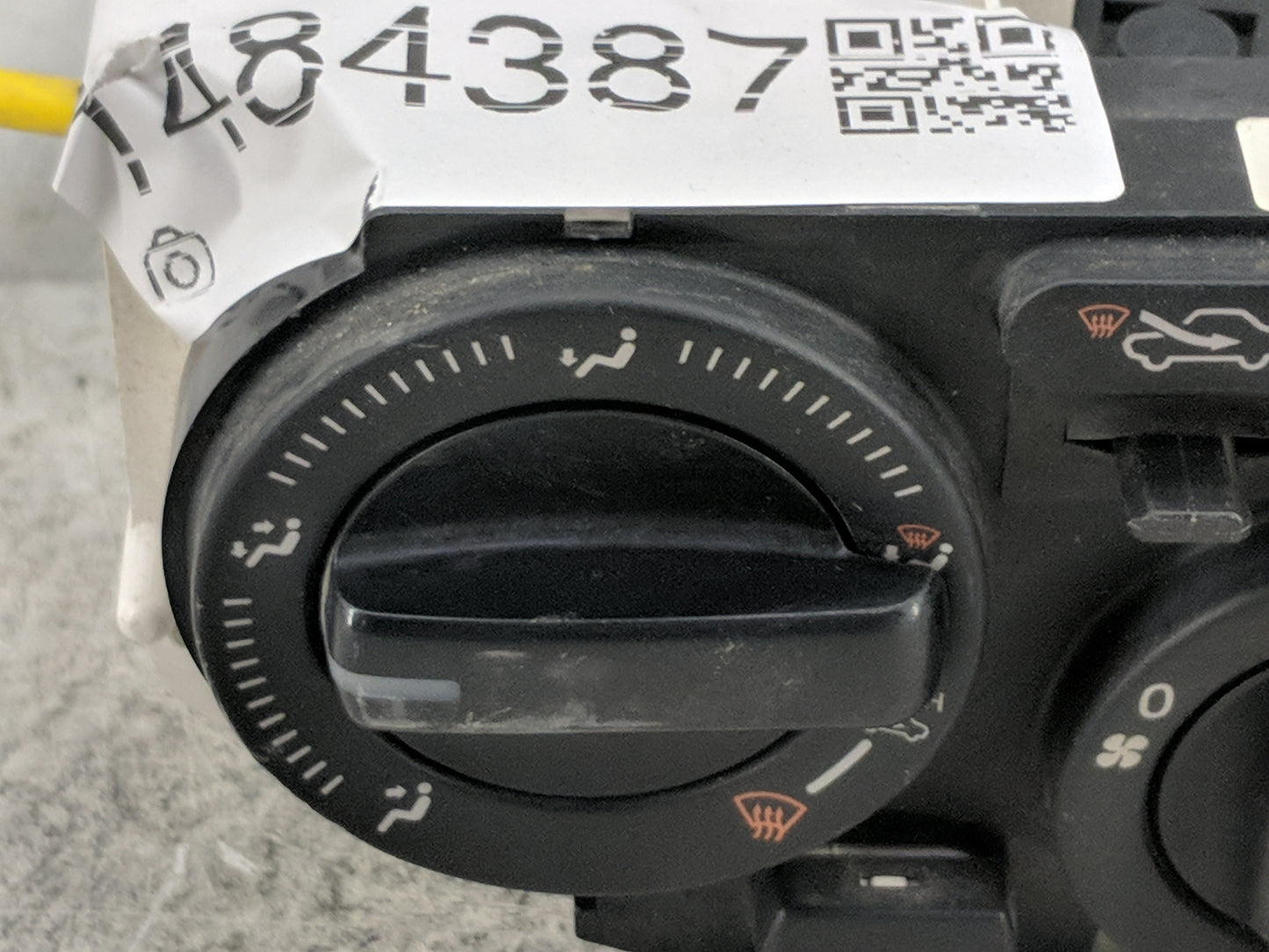 2010-2012 Nissan Versa Climate Control Module Temperature AC/Heater Replacement P/N:T1011093T A Fits Fits 2010 2011 2012 OEM