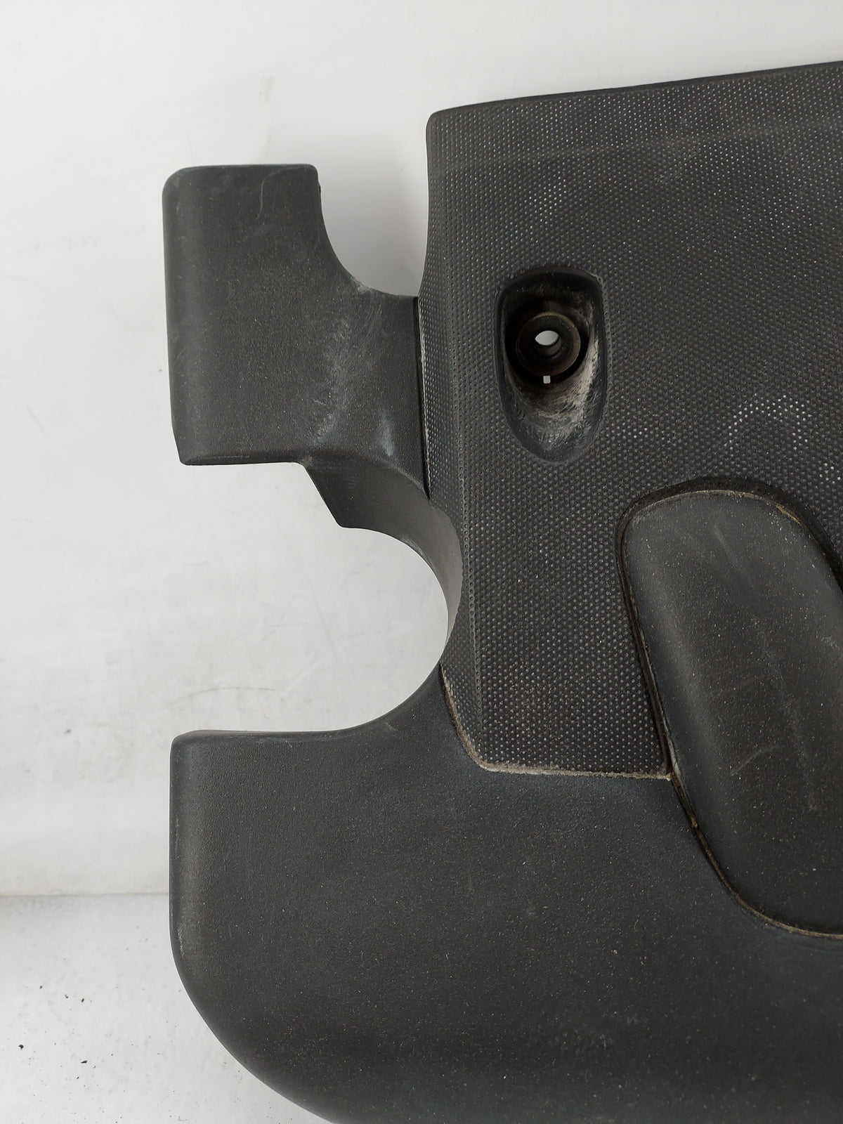 2011 Nissan Versa Engine Cover 1497136 - Oemusedautoparts1.com
