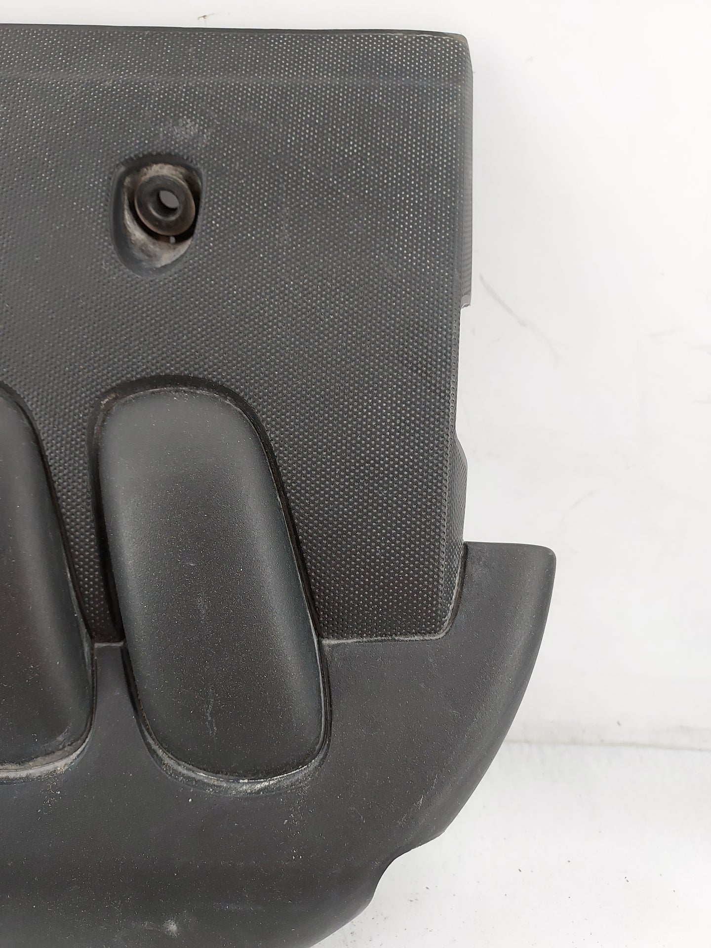 2011 Nissan Versa Engine Cover 1497136 - Oemusedautoparts1.com