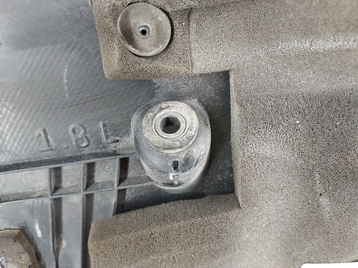 2011 Nissan Versa Engine Cover 1497136 - Oemusedautoparts1.com