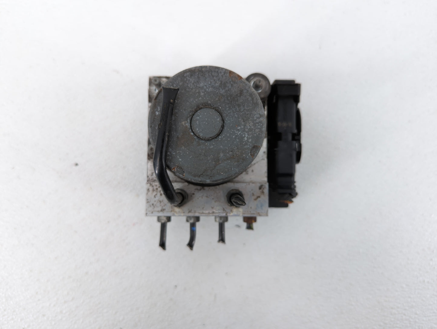 2011 Nissan Versa ABS Pump Control Module Replacement P/N:47660 ZN00A Fits OEM Used Auto Parts - Oemusedautoparts1.com