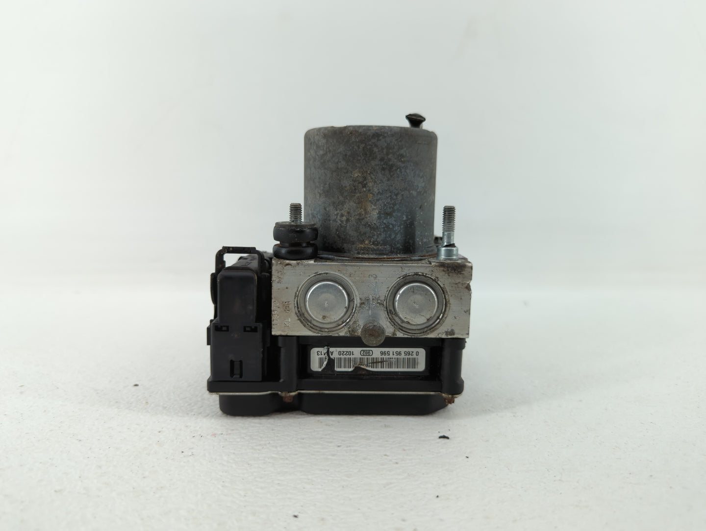 2011 Nissan Versa ABS Pump Control Module Replacement P/N:47660 ZN00A Fits OEM Used Auto Parts - Oemusedautoparts1.com