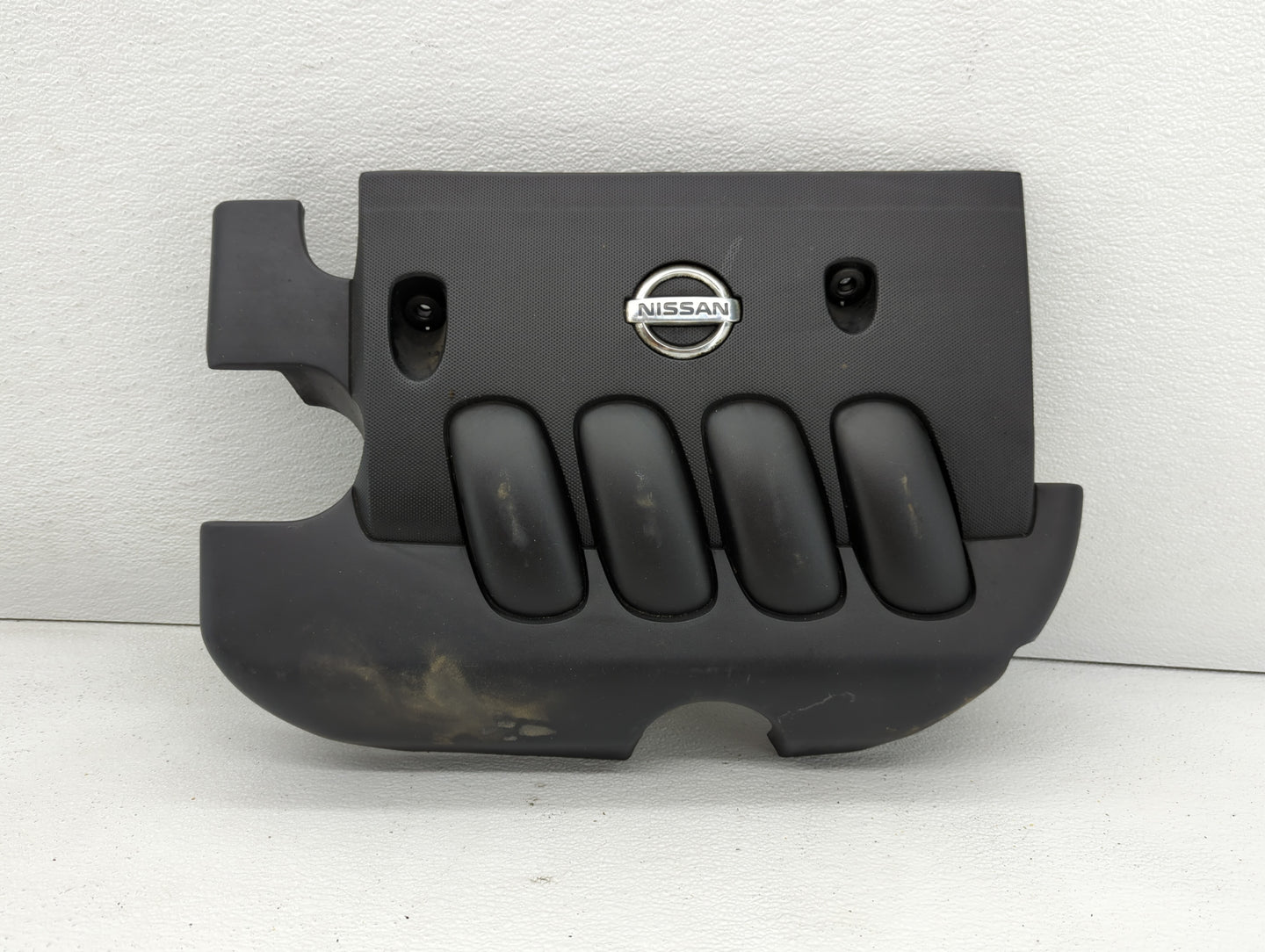 2011 Nissan Versa Engine Cover - Oemusedautoparts1.com