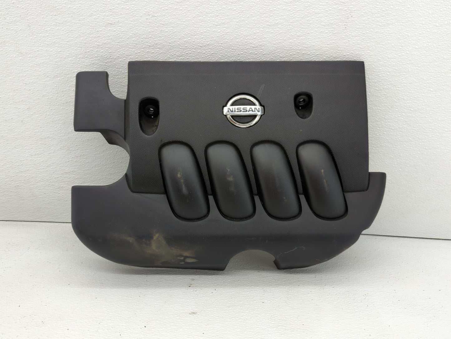2011 Nissan Versa Engine Cover - Oemusedautoparts1.com