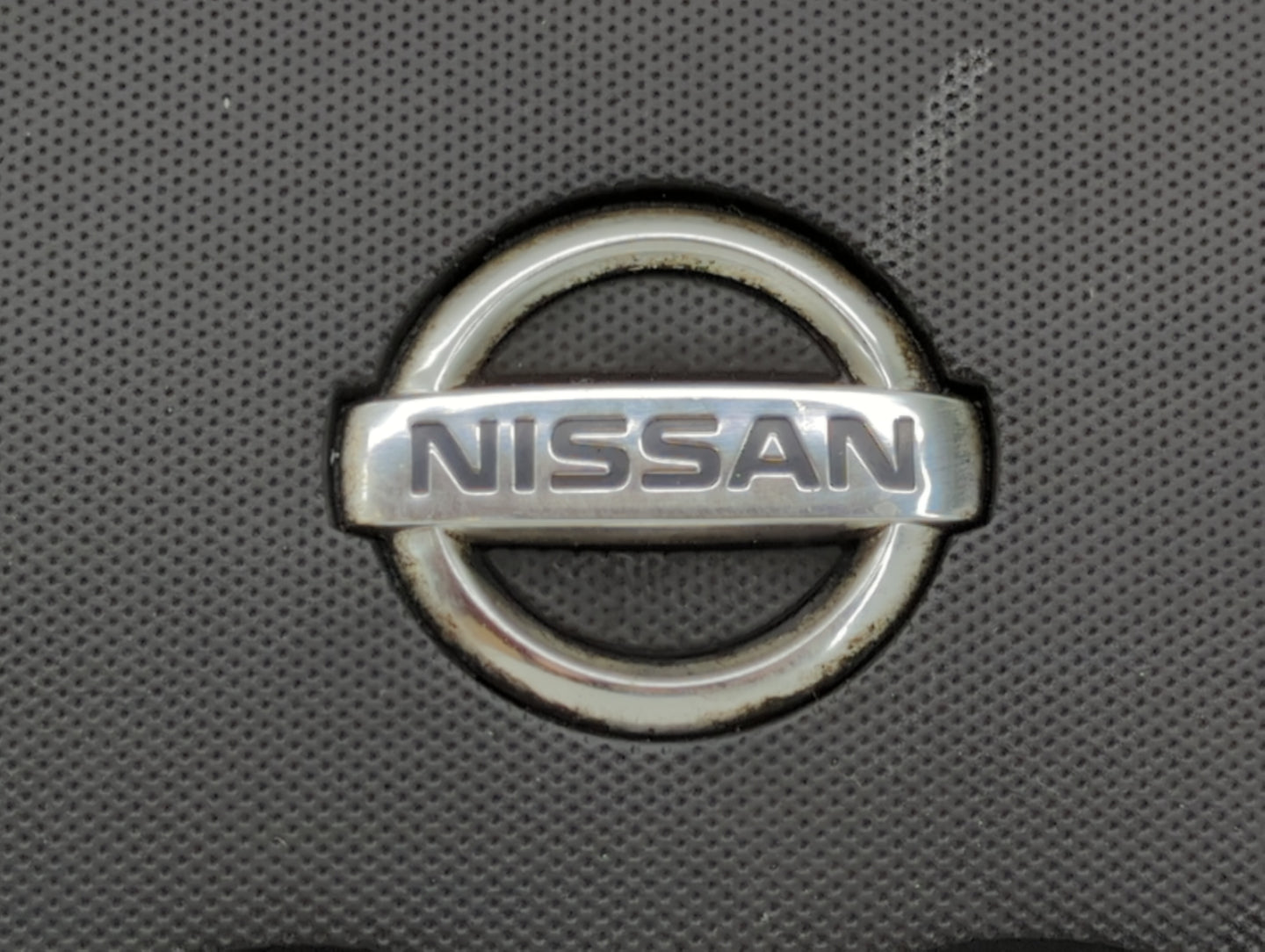 2011 Nissan Versa Engine Cover - Oemusedautoparts1.com
