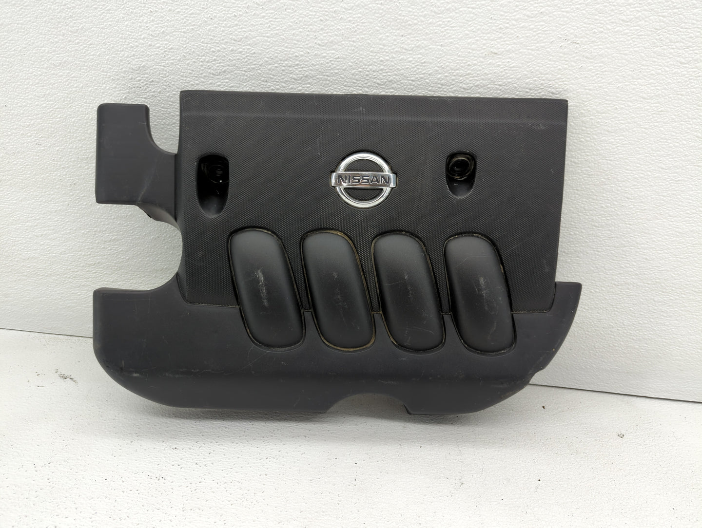 2011 Nissan Versa Engine Cover - Oemusedautoparts1.com