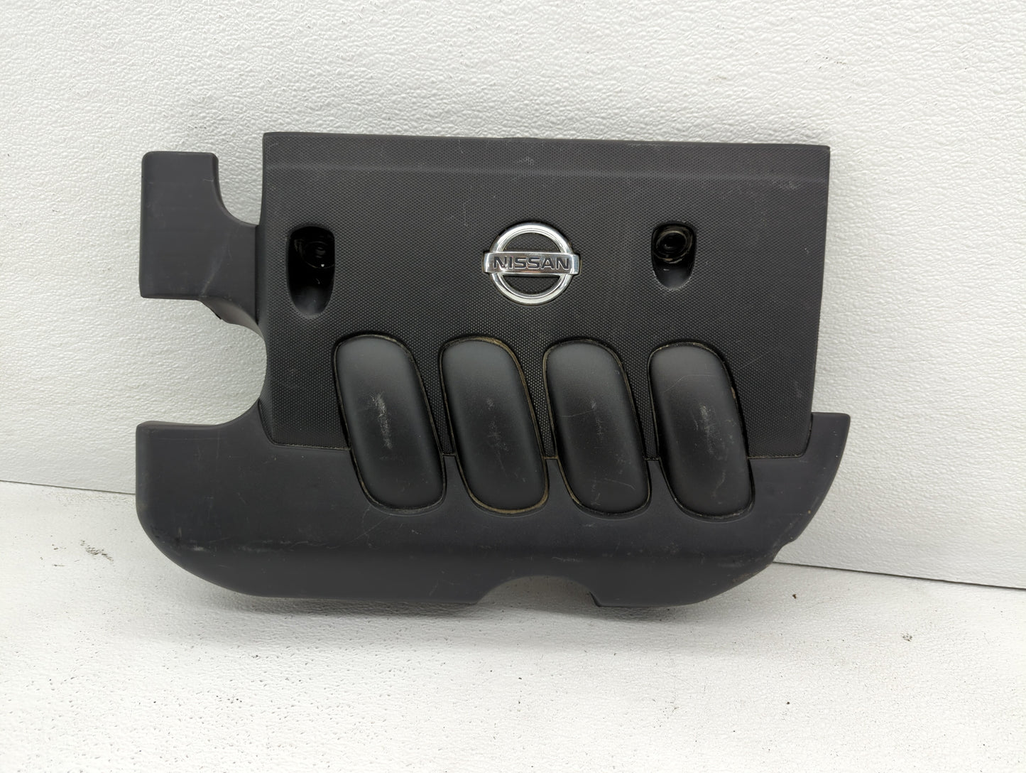 2011 Nissan Versa Engine Cover - Oemusedautoparts1.com