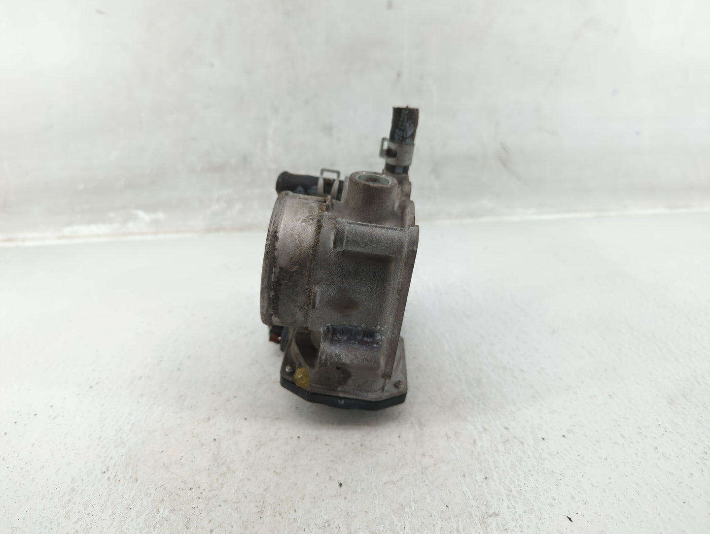 2007-2012 Nissan Versa Throttle Body P/N:ET-A60-02 C Fits OEM Used Auto Parts - Oemusedautoparts1.com