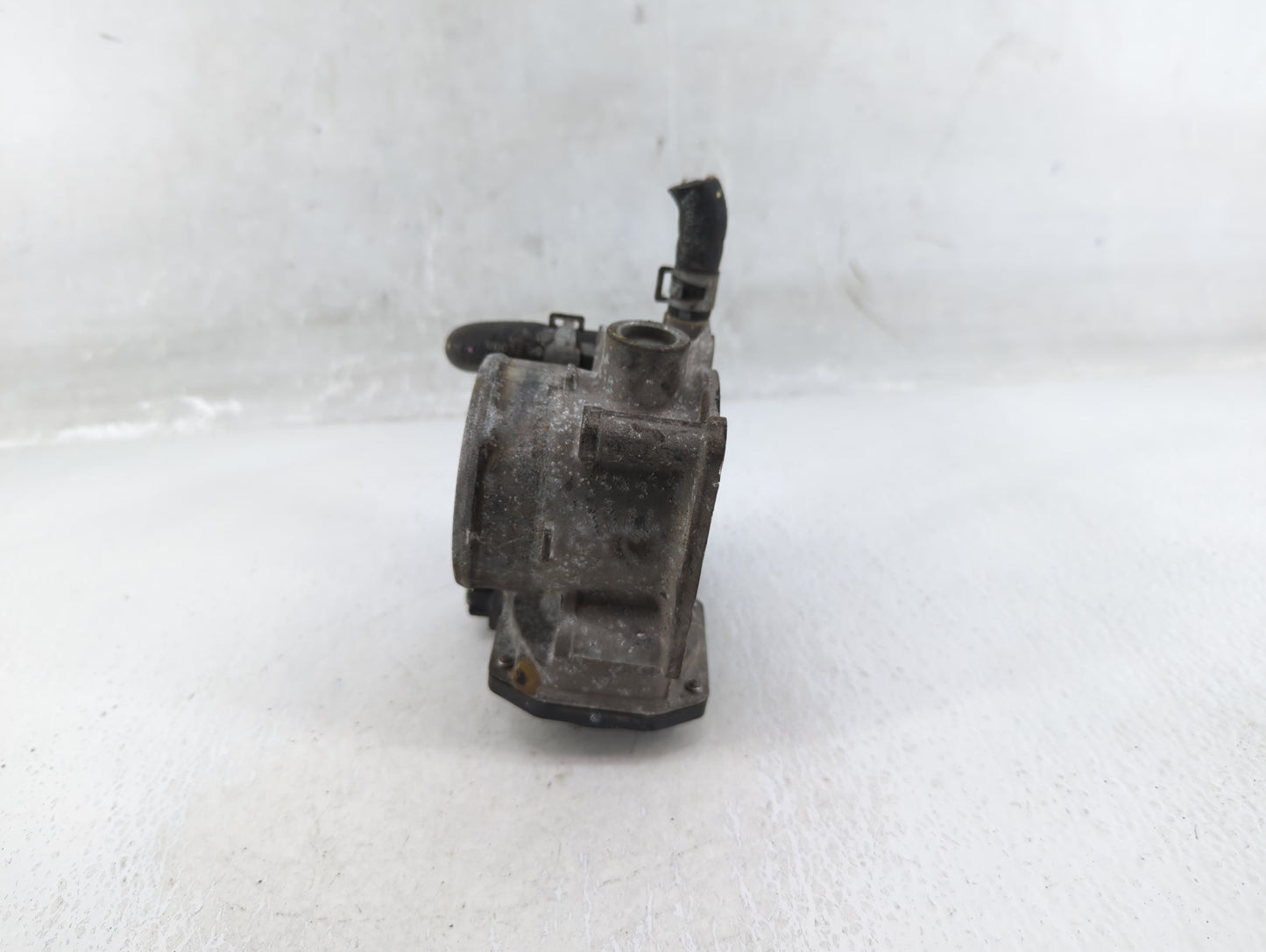 2007-2012 Nissan Versa Throttle Body P/N:ET-A60-02 C Fits OEM Used Auto Parts - Oemusedautoparts1.com
