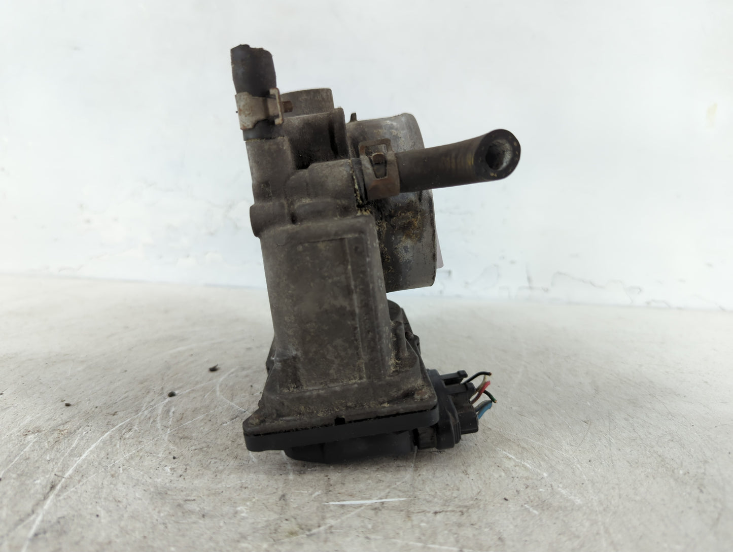 2011 Nissan Trucks Armada Throttle Body P/N:16119 7S000 Fits Fits 2004 2005 2006 2007 2008 2009 2010 2012 2013 2014 OEM Used