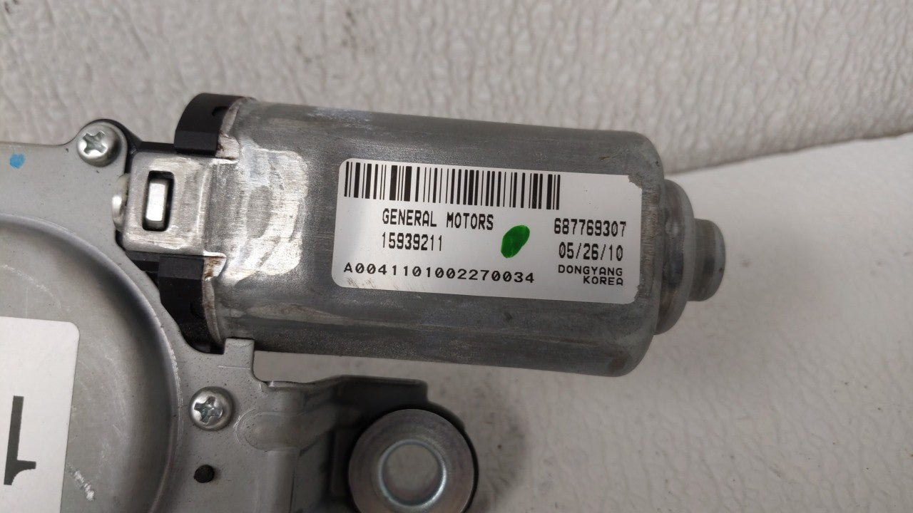 2011 Plymouth Gran Fury Front Windshield Wiper Motor P/N:15939211 Fits OEM Used Auto Parts - Oemusedautoparts1.com