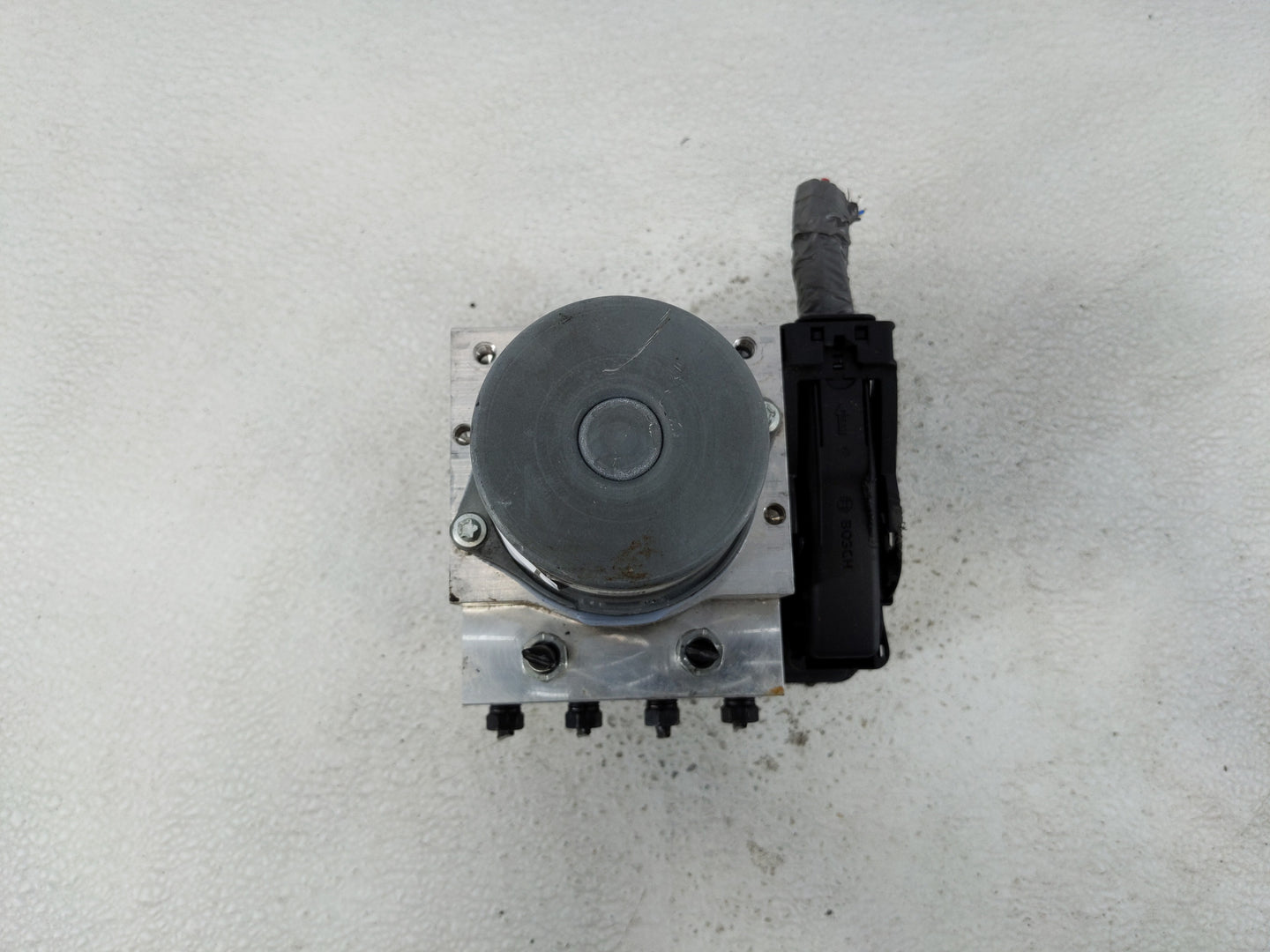 2011-2012 Porsche Cayenne ABS Pump Control Module Replacement P/N:970 474 Fits Fits 2011 2012 OEM Used Auto Parts - Oemuseda