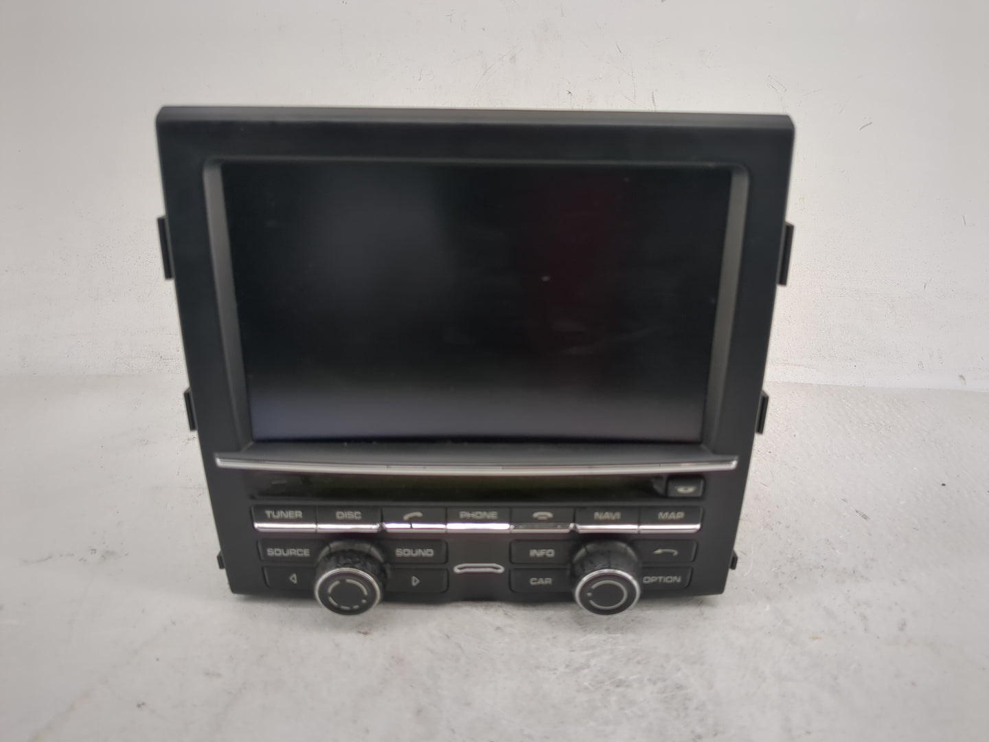 2011 Porsche Cayenne Radio AM FM Cd Player Receiver Replacement P/N:7P5 035 884 K Fits OEM Used Auto Parts - Oemusedautopart
