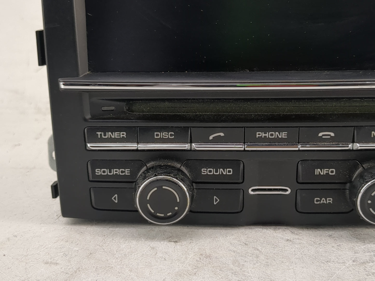 2011 Porsche Cayenne Radio AM FM Cd Player Receiver Replacement P/N:7P5 035 884 K Fits OEM Used Auto Parts - Oemusedautopart