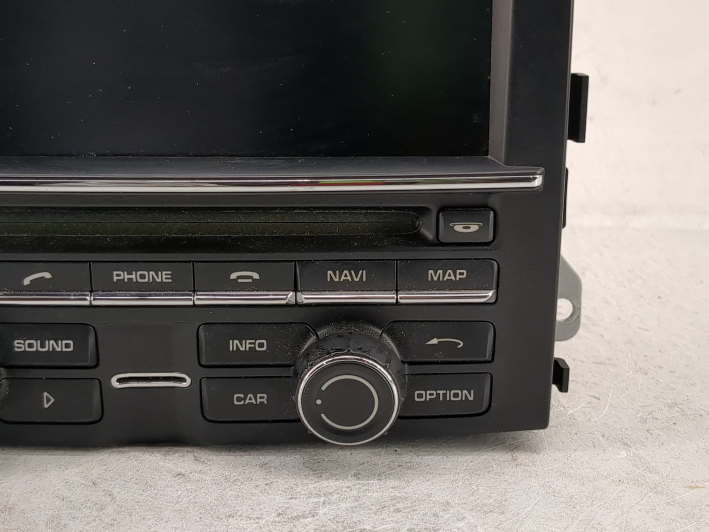 2011 Porsche Cayenne Radio AM FM Cd Player Receiver Replacement P/N:7P5 035 884 K Fits OEM Used Auto Parts - Oemusedautopart
