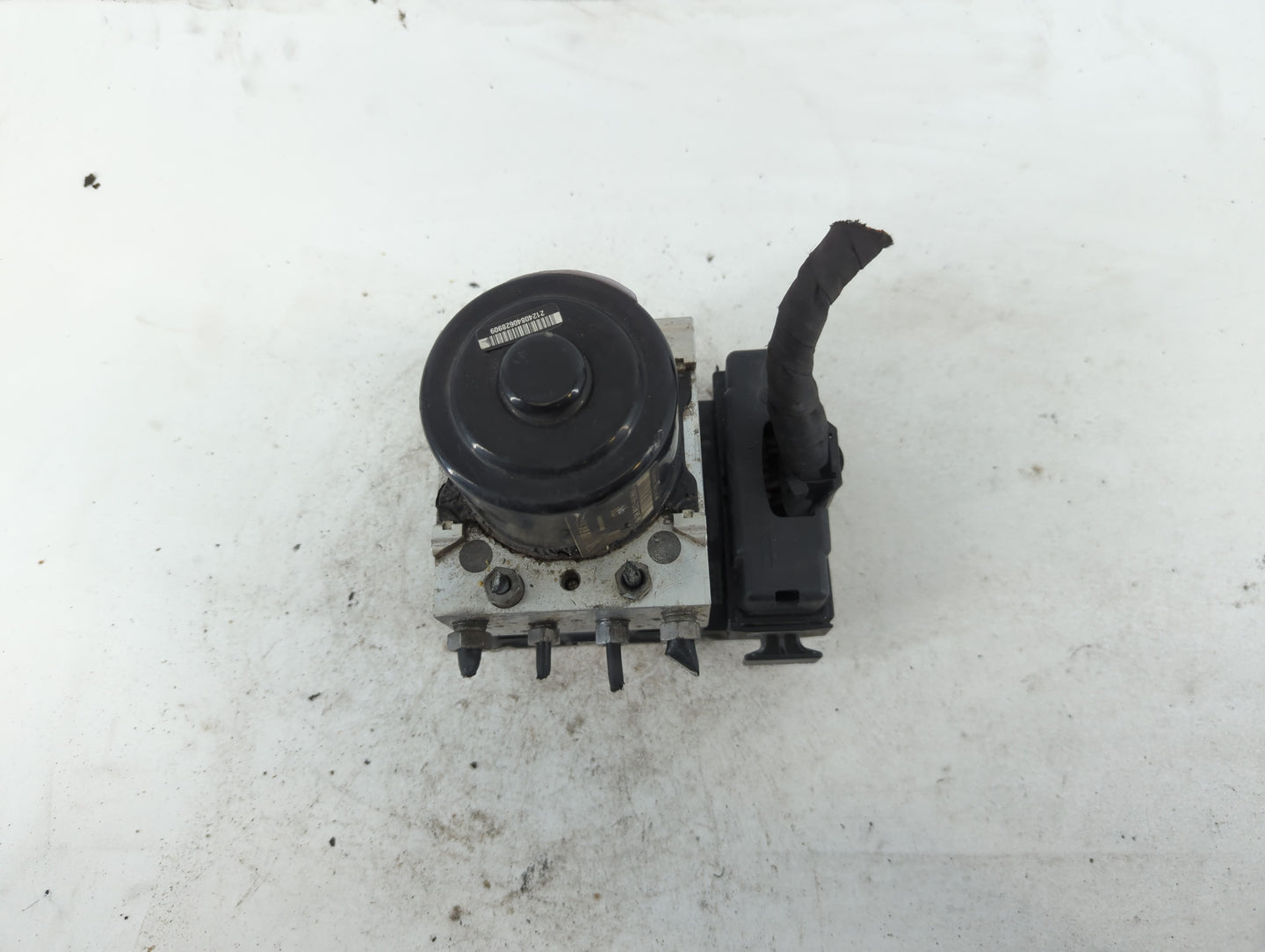 2011-2012 Porsche Cayenne ABS Pump Control Module Replacement P/N:7P0 614 517 Fits Fits 2011 2012 OEM Used Auto Parts - Oemu