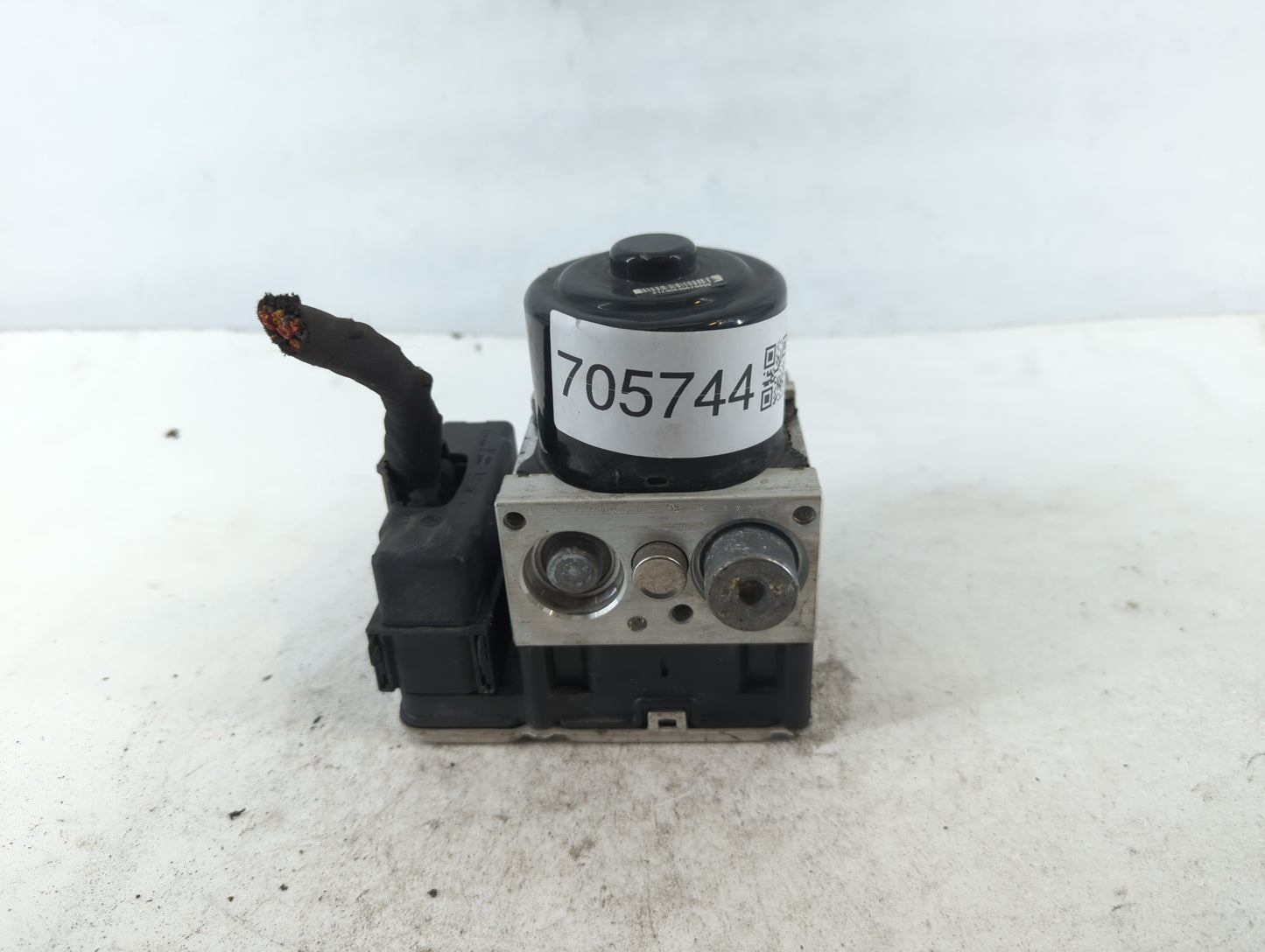 2011-2012 Porsche Cayenne ABS Pump Control Module Replacement P/N:7P0 614 517 Fits Fits 2011 2012 OEM Used Auto Parts - Oemu