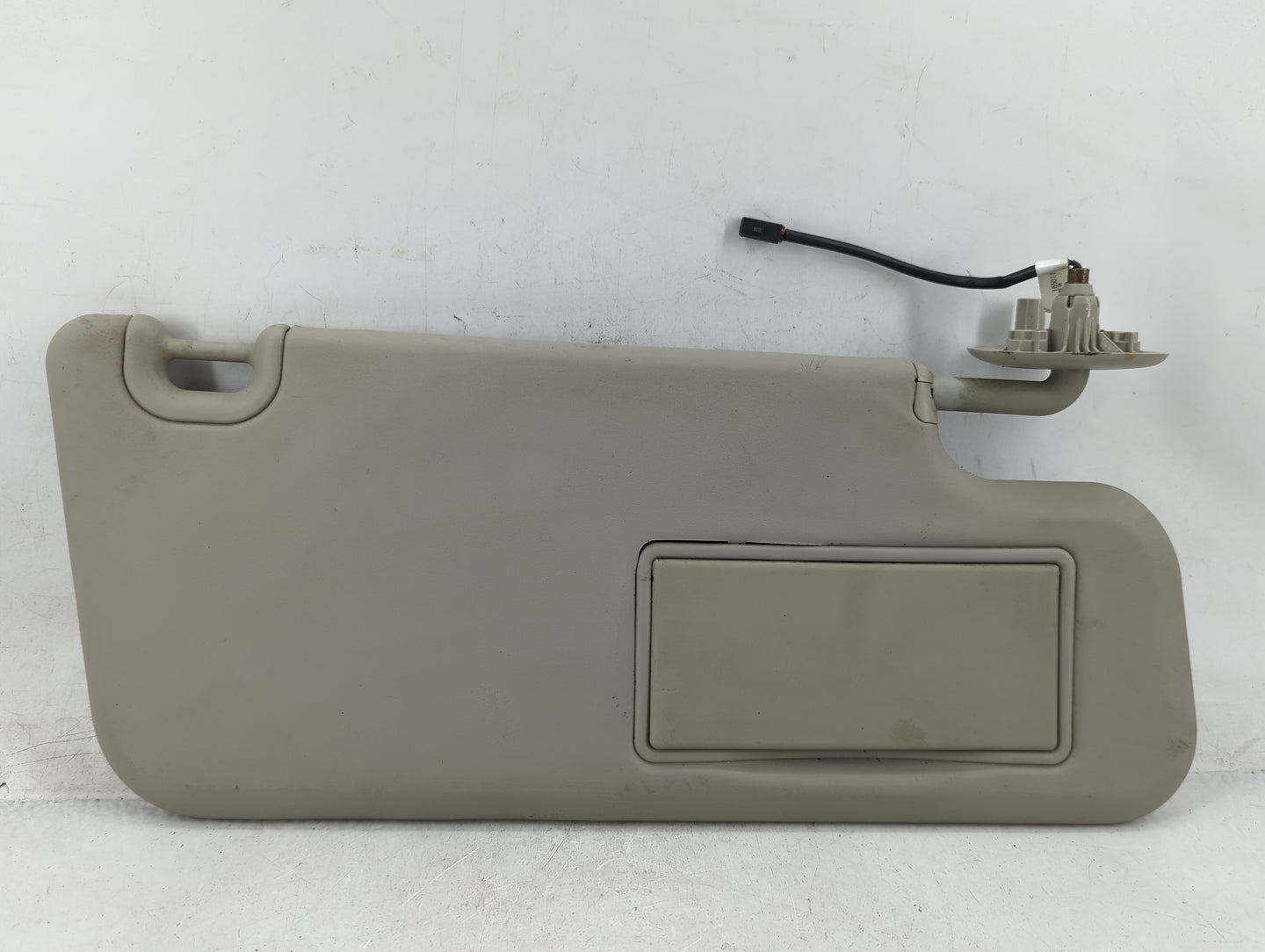 2011-2012 Ram 1500 Sun Visor Shade Replacement Passenger Right Mirror Fits Fits 2009 2011 2012 OEM Used Auto Parts - Oemused