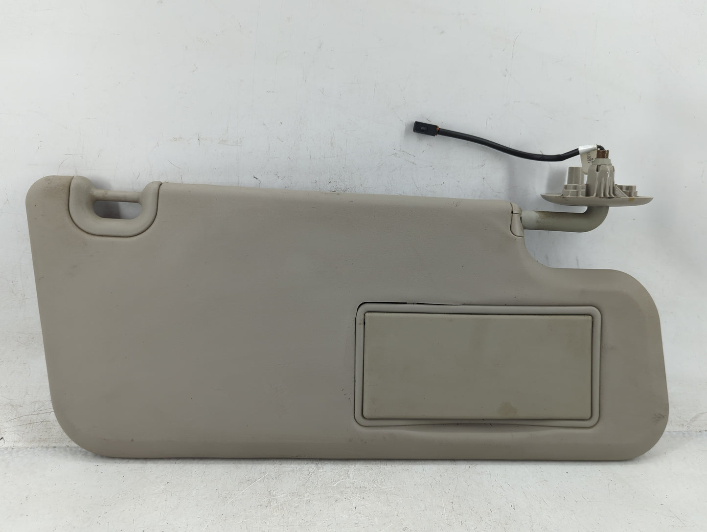 2011-2012 Ram 1500 Sun Visor Shade Replacement Passenger Right Mirror Fits Fits 2009 2011 2012 OEM Used Auto Parts - Oemused