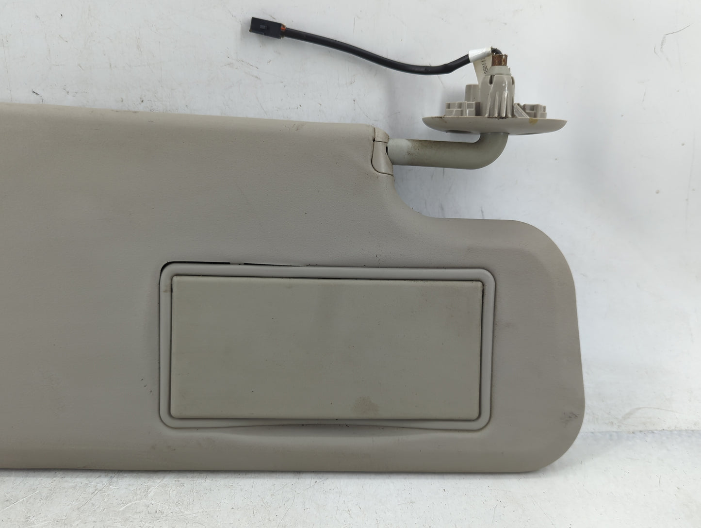 2011-2012 Ram 1500 Sun Visor Shade Replacement Passenger Right Mirror Fits Fits 2009 2011 2012 OEM Used Auto Parts - Oemused