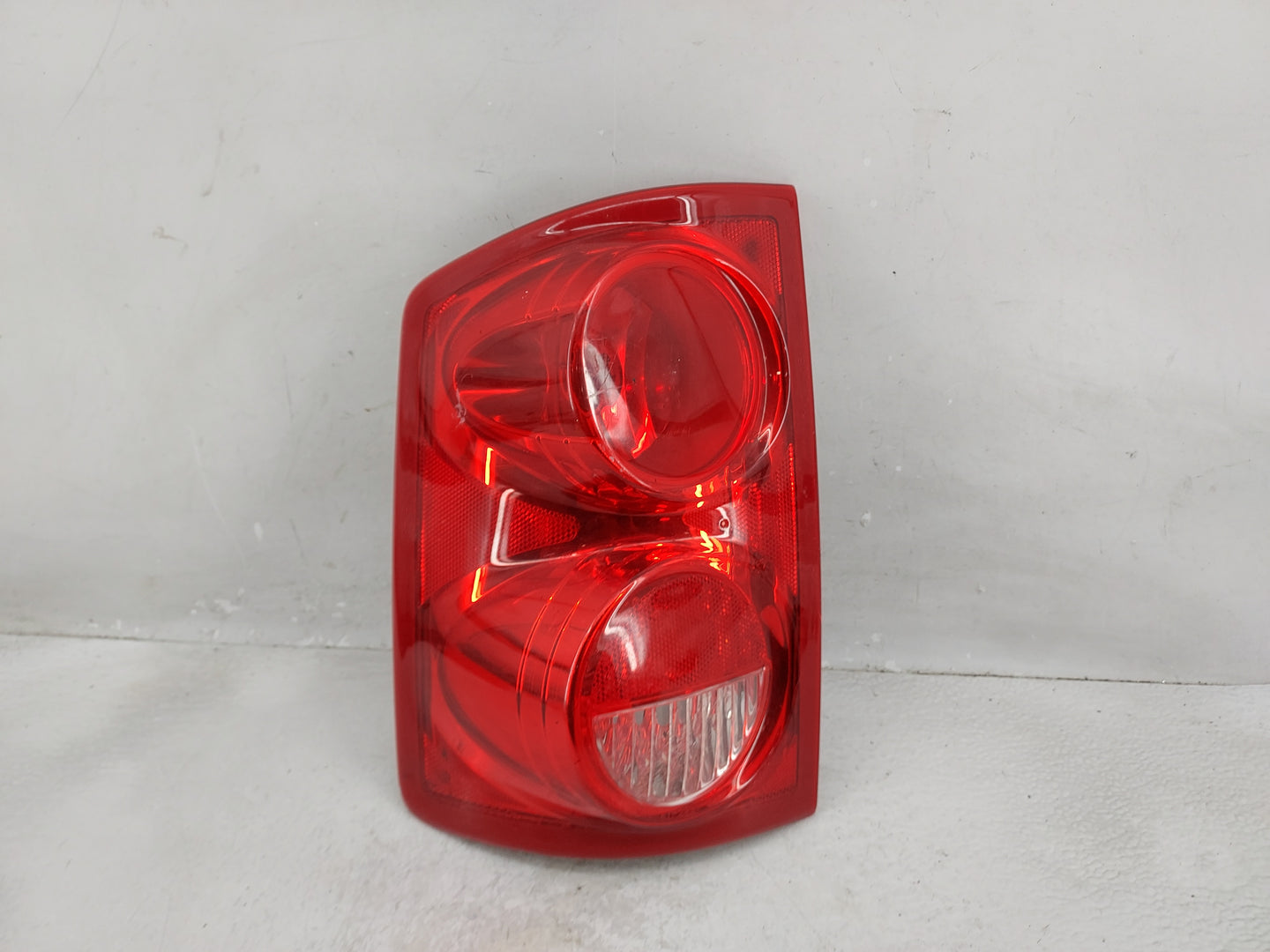 2011 Ram Dakota Tail Light Assembly Driver Left OEM Fits Fits 2005 2006 2007 2008 2009 2010 OEM Used Auto Parts - Oemusedaut