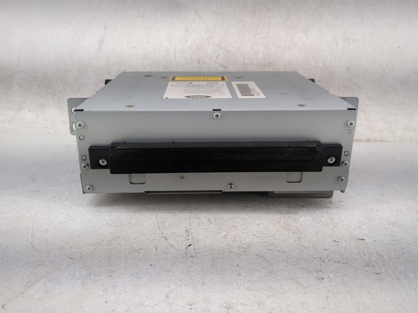 2011 Rover Lr4 Radio AM FM Cd Player Receiver Replacement P/N:AH22-18C815-AD Fits Fits 2010 OEM Used Auto Parts - Oemusedaut