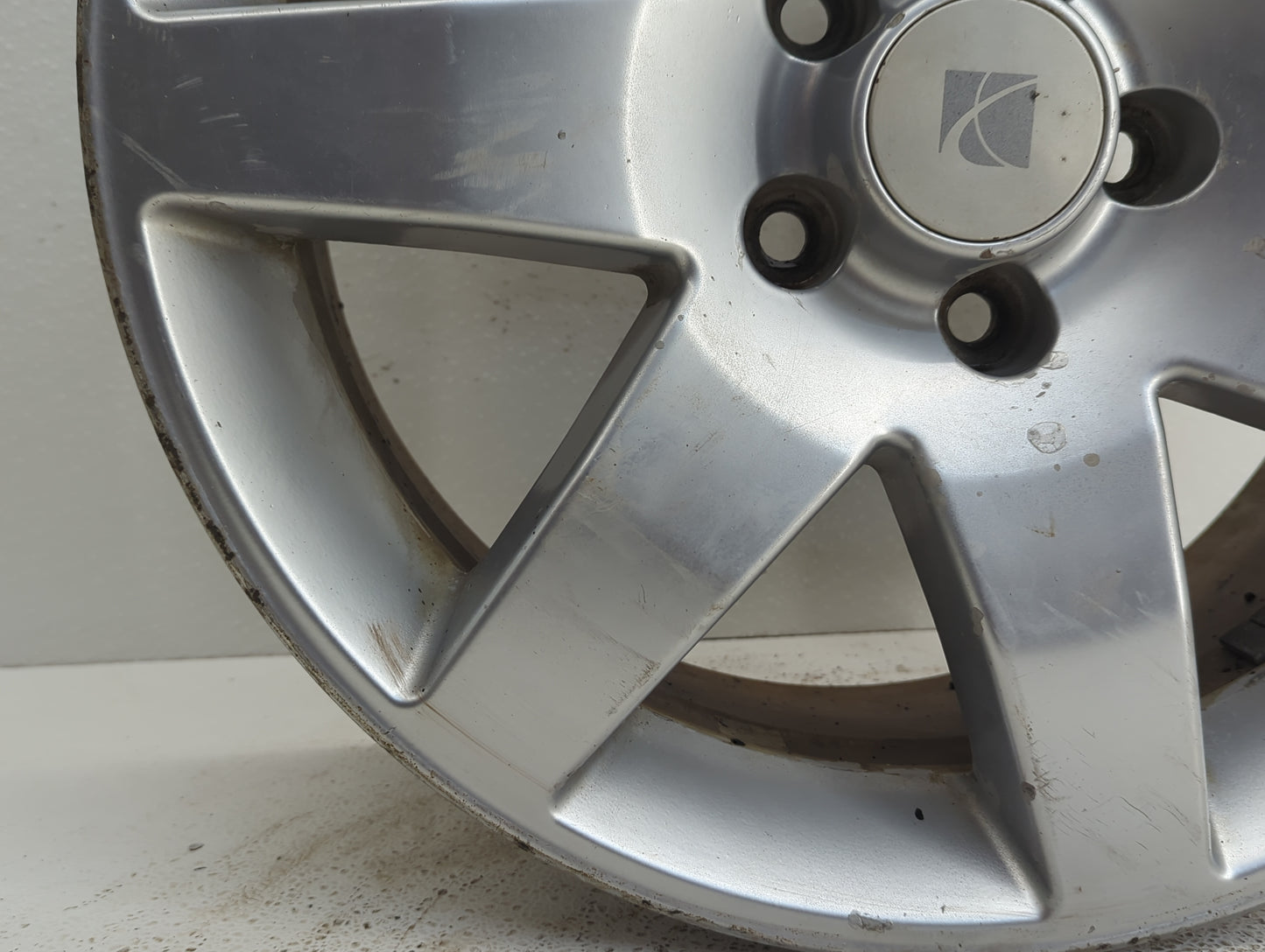 2004-2007 Saturn Vue Oem Wheel Rim Absolute Black - Oemusedautoparts1.com