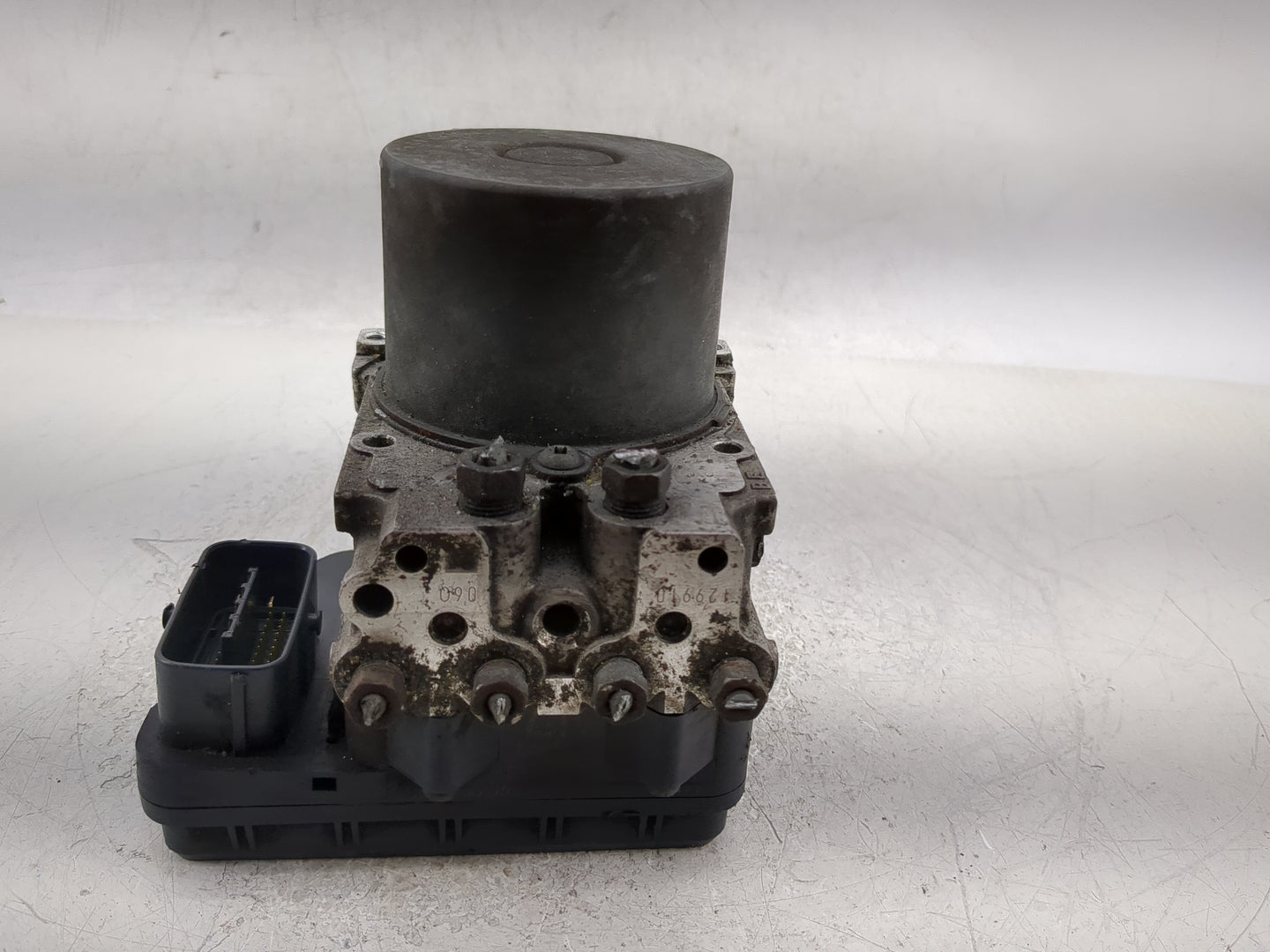 2011 Scion Tc ABS Pump Control Module Replacement P/N:4454021030 Fits OEM Used Auto Parts - Oemusedautoparts1.com
