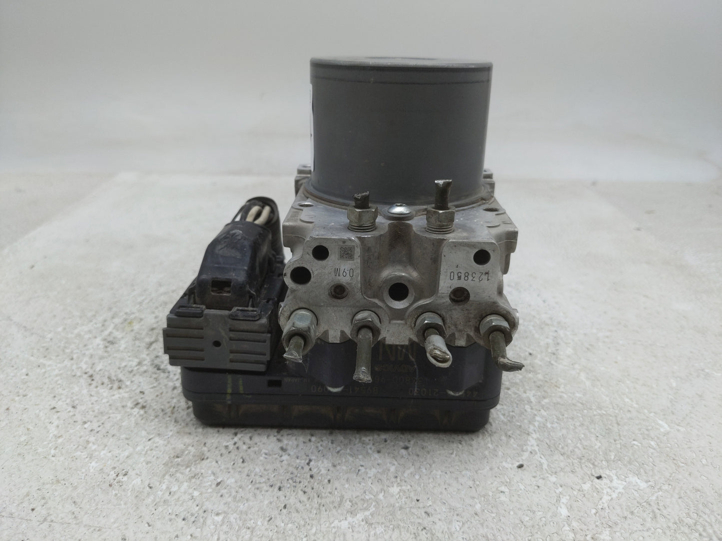 2011 Scion Tc ABS Pump Control Module Replacement P/N:133800-9580 89541-21090, 44540-21030 Fits OEM Used Auto Parts - Oemuse
