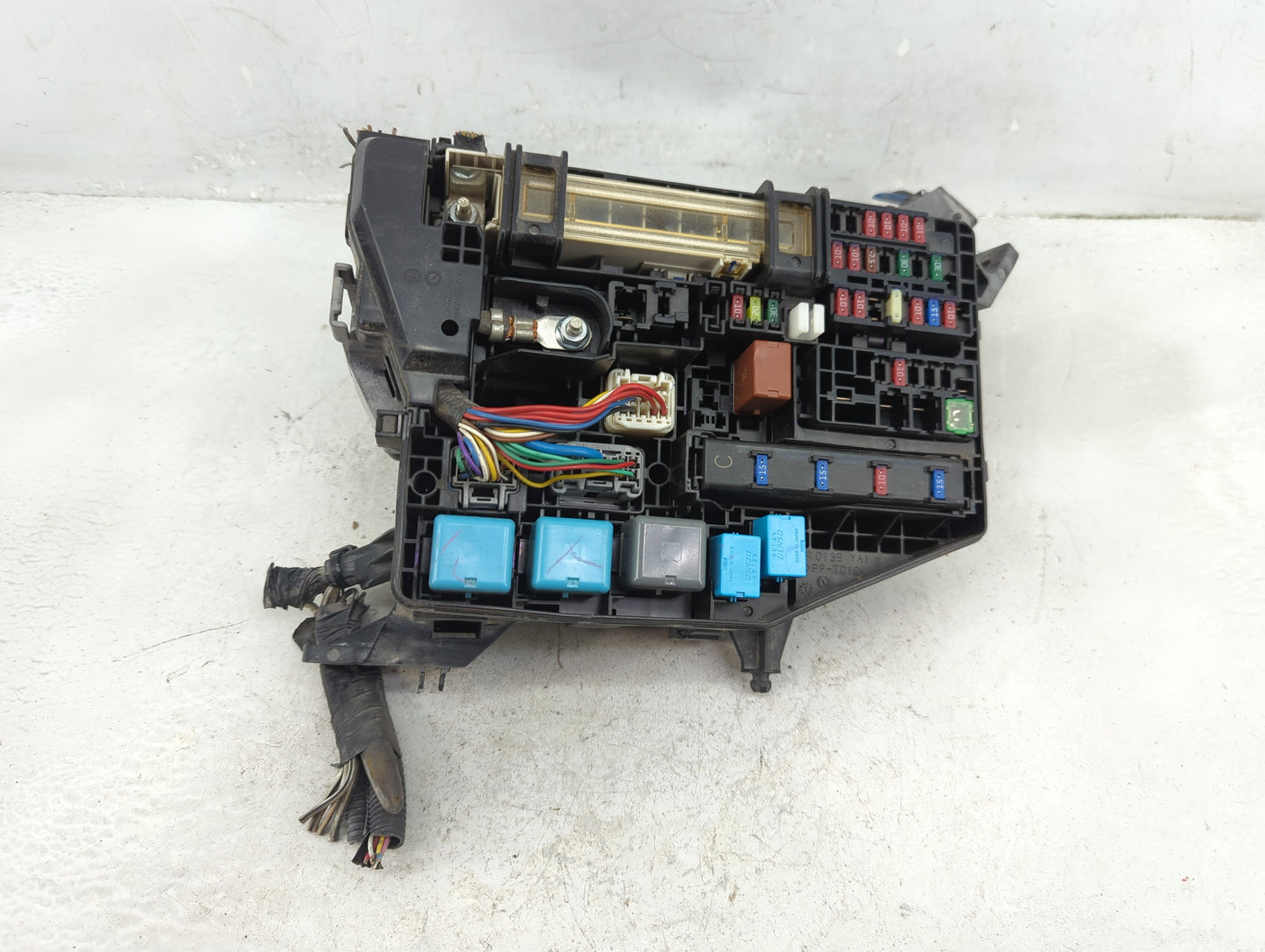 2011-2013 Scion Tc Fusebox Fuse Box Panel Relay Module P/N:9099-XA1 Fits Fits 2011 2012 2013 OEM Used Auto Parts - Oemusedau