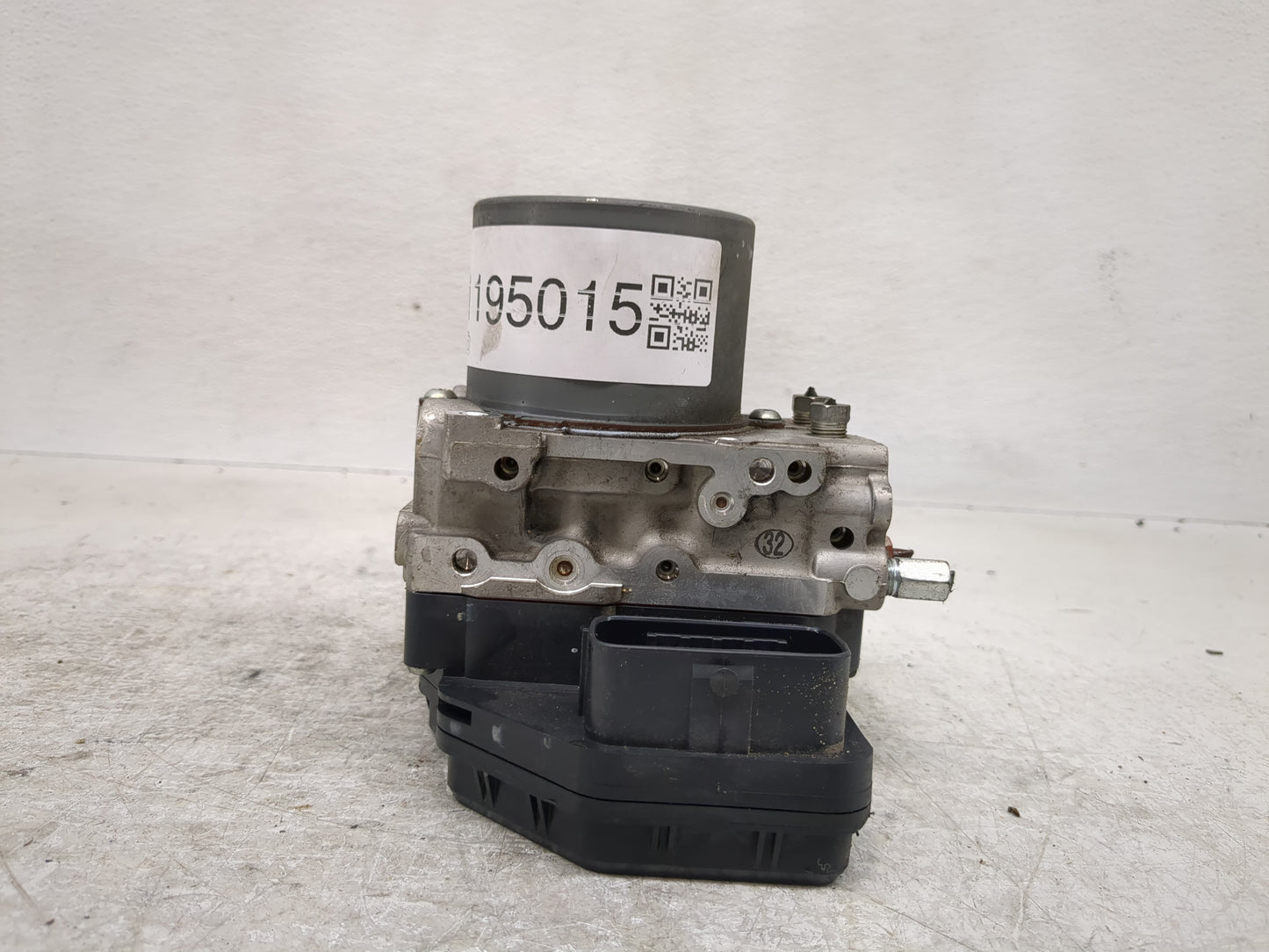 2011 Scion Xb ABS Pump Control Module Replacement P/N:89541-12820 44540-12510 Fits OEM Used Auto Parts - Oemusedautoparts1.c