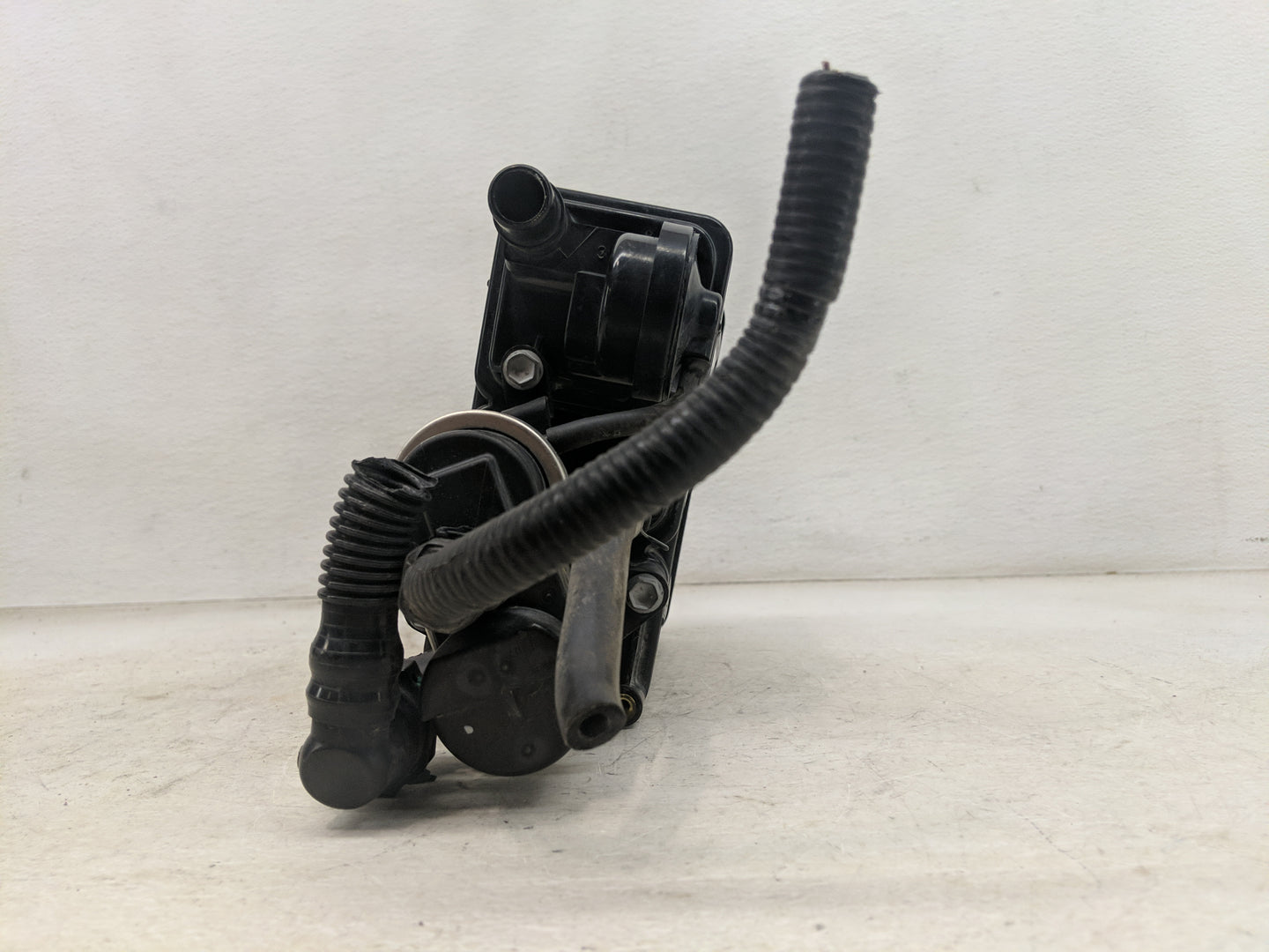 2011 Scion Xb Fuel Vapor Charcoal Canister 1461912 - Oemusedautoparts1.com