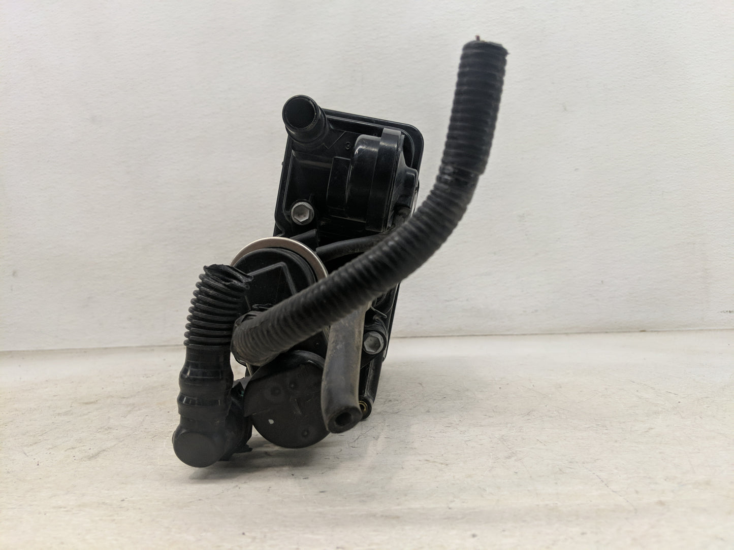 2011 Scion Xb Fuel Vapor Charcoal Canister 1461912 - Oemusedautoparts1.com