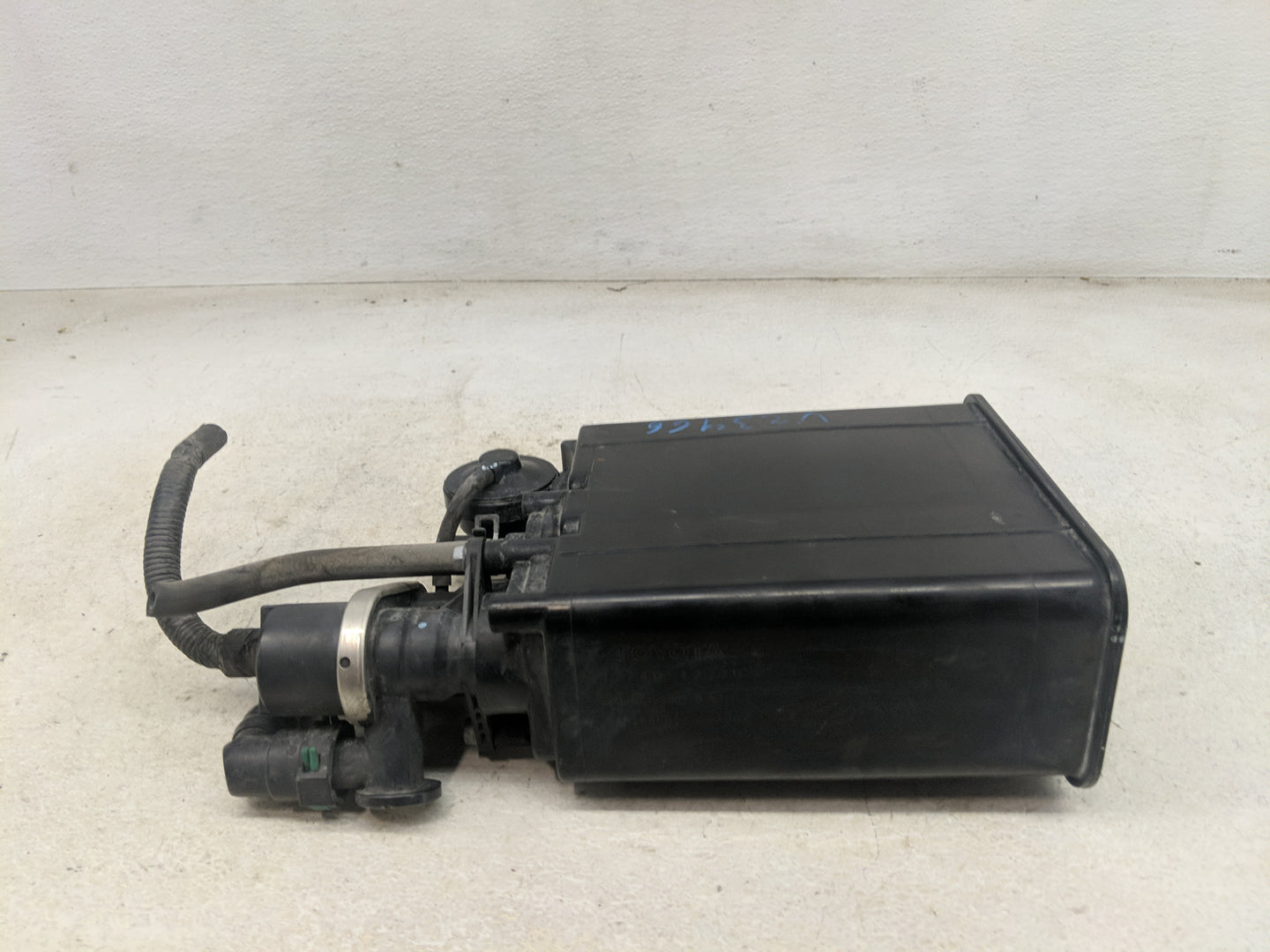 2011 Scion Xb Fuel Vapor Charcoal Canister 1461912 - Oemusedautoparts1.com