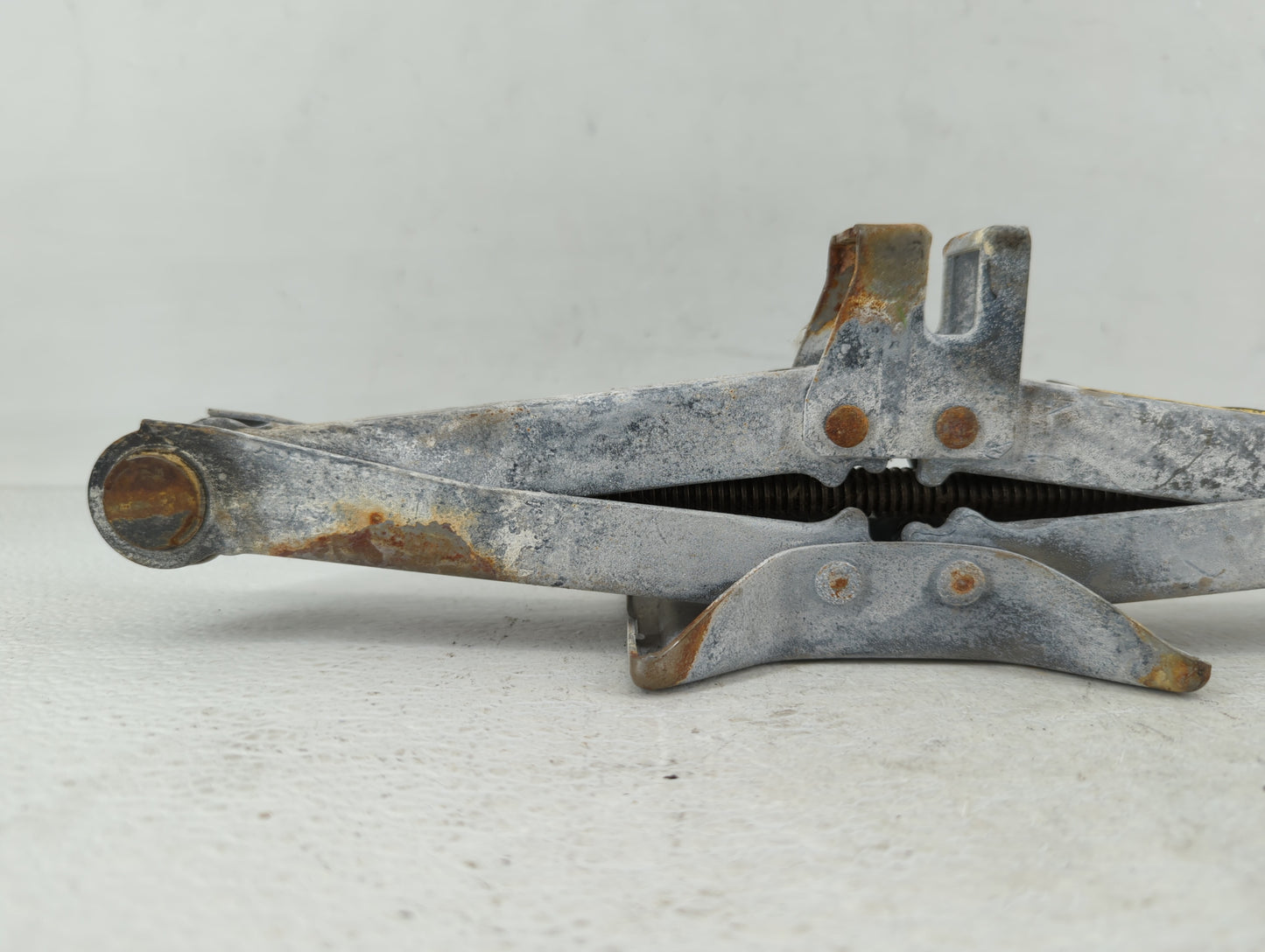 2011 Scion Xb Spare Scissor Car Jack - Oemusedautoparts1.com
