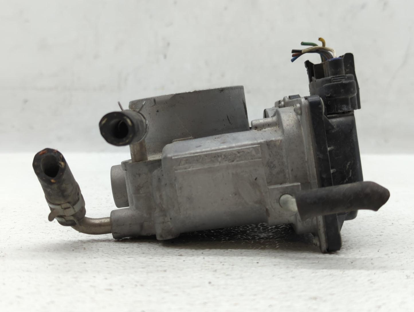 2008-2015 Scion Xb Throttle Body P/N:22030-28070 Fits Fits 2006 2007 2008 2009 2010 2011 2012 2013 2014 2015 OEM Used Auto P