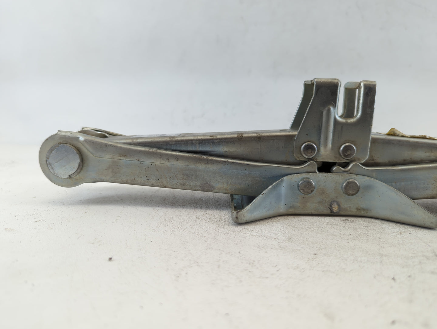 2011 Scion Xb Spare Scissor Car Jack - Oemusedautoparts1.com