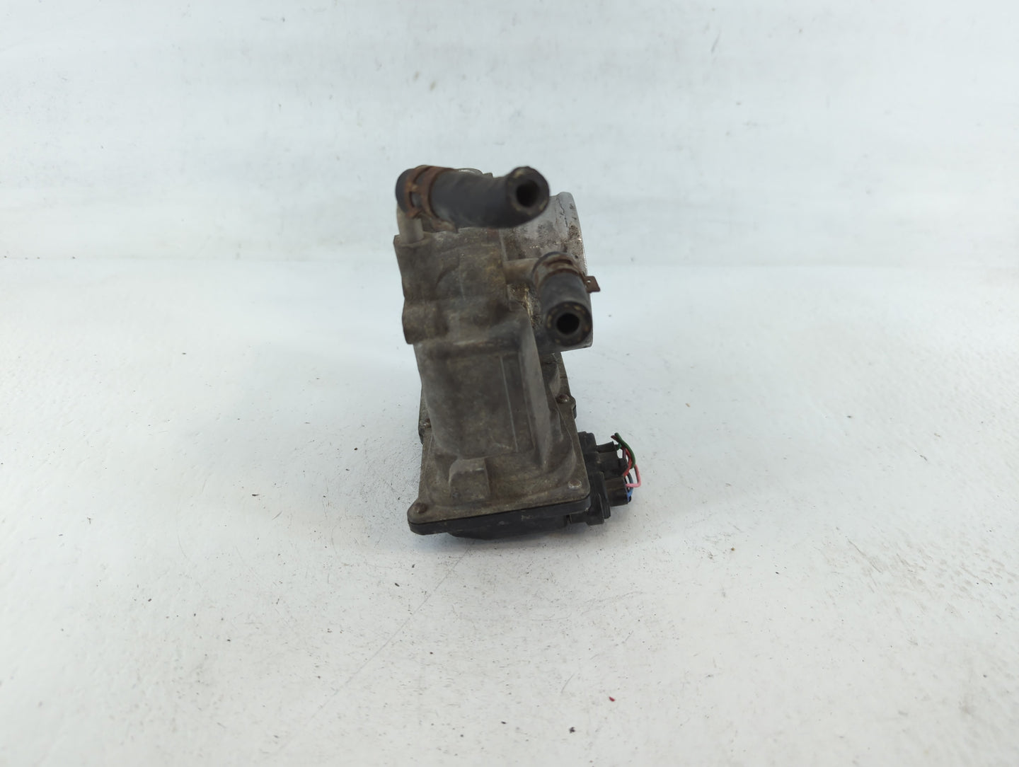2008-2015 Scion Xb Throttle Body P/N:22030-28071 Fits Fits 2006 2007 2008 2009 2010 2011 2012 2013 2014 2015 OEM Used Auto P
